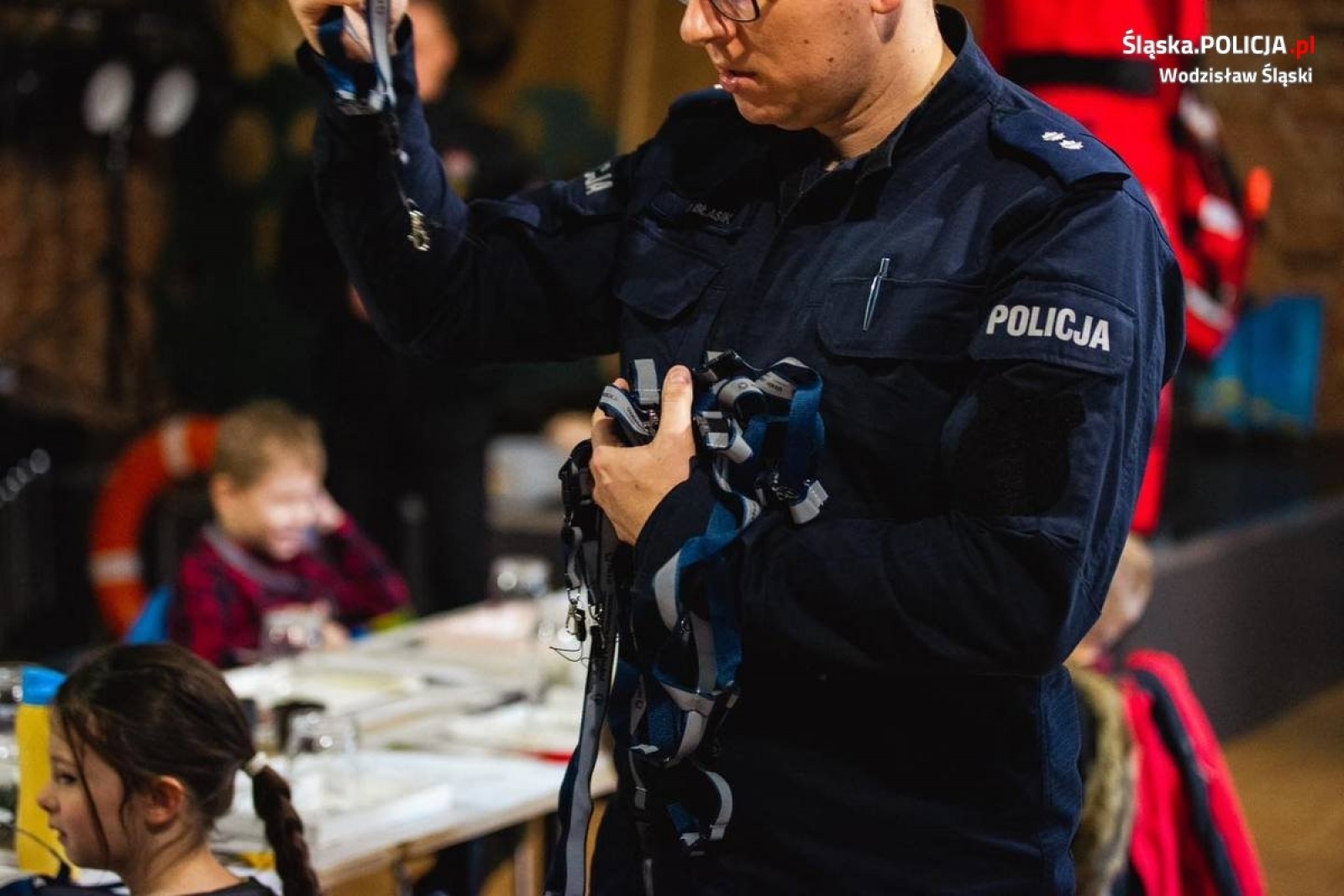 Zdjęcie w galerii na portalu naszwodzislaw.com: Rozmowy o bezpieczeństwie w czasie ferii wiadomości z regionu