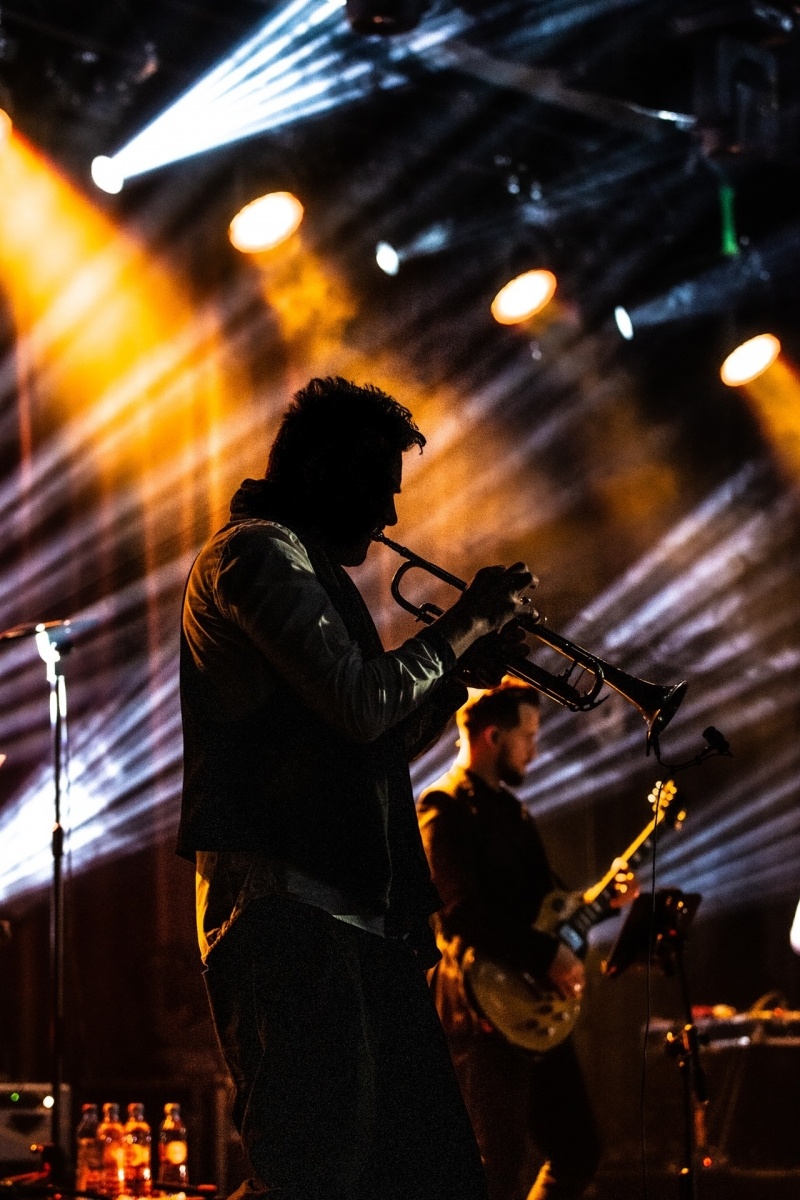 Zdjęcie w galerii na portalu naszwodzislaw.com: Świetna muzyka i góralska atmosfera. Zakopower kolędowo w WCK wiadomości z regionu