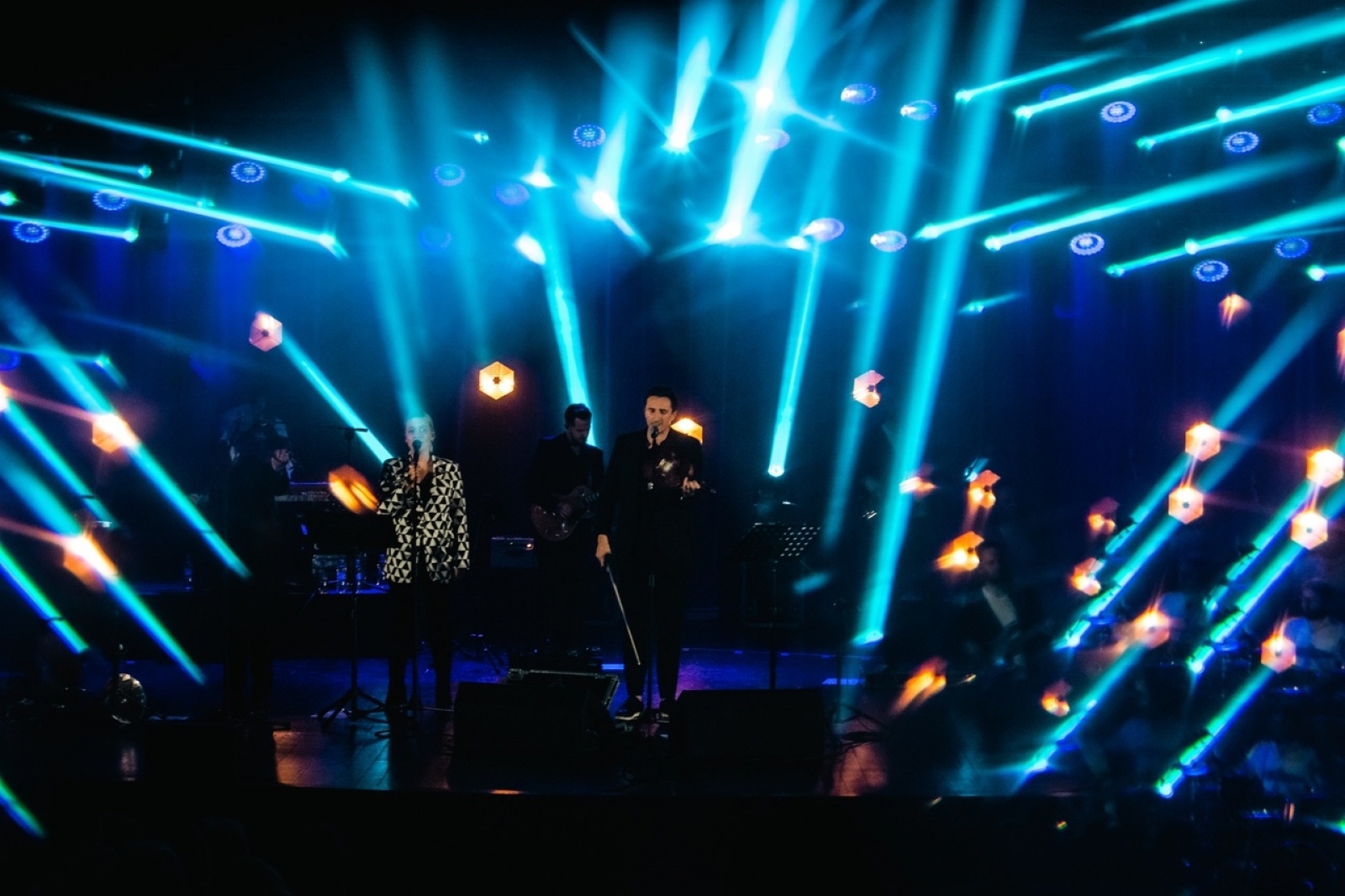 Zdjęcie w galerii na portalu naszwodzislaw.com: Świetna muzyka i góralska atmosfera. Zakopower kolędowo w WCK wiadomości z regionu