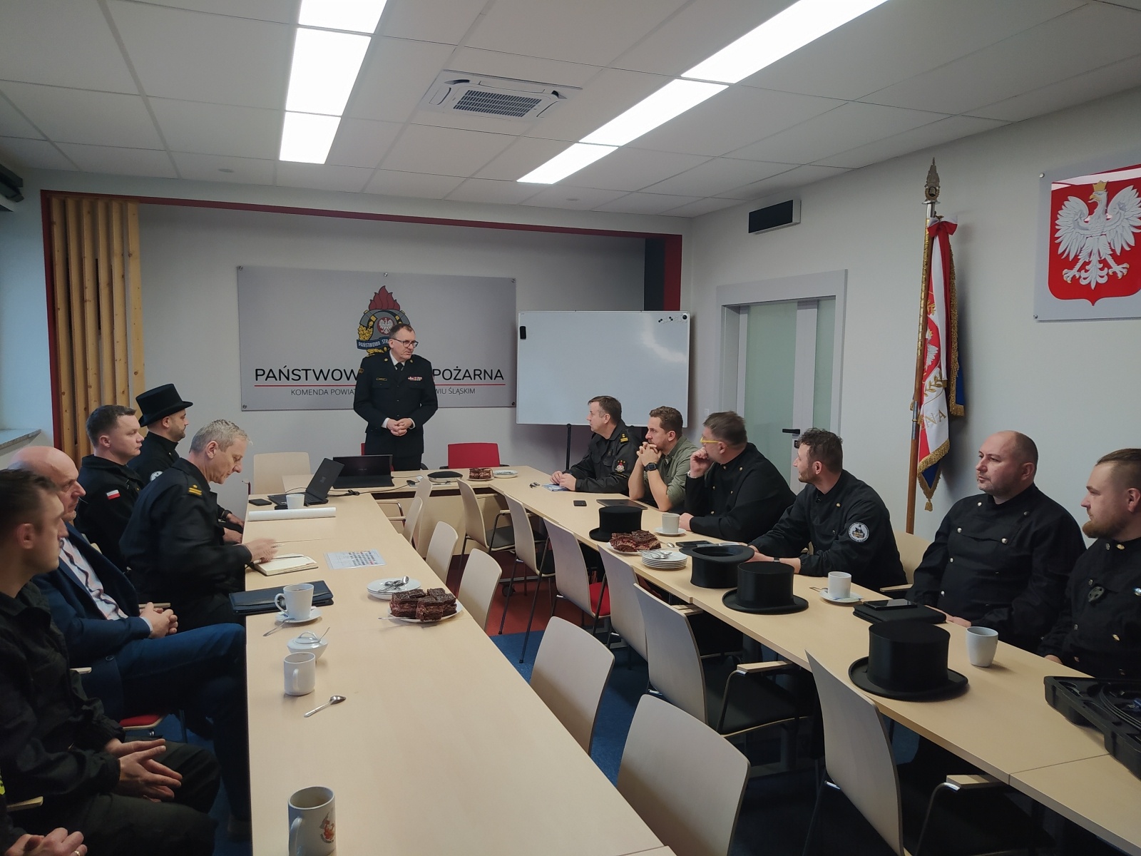 Zdjęcie w galerii na portalu naszwodzislaw.com: Mistrzowie kominarscy spotkali się ze strażakami wiadomości z regionu