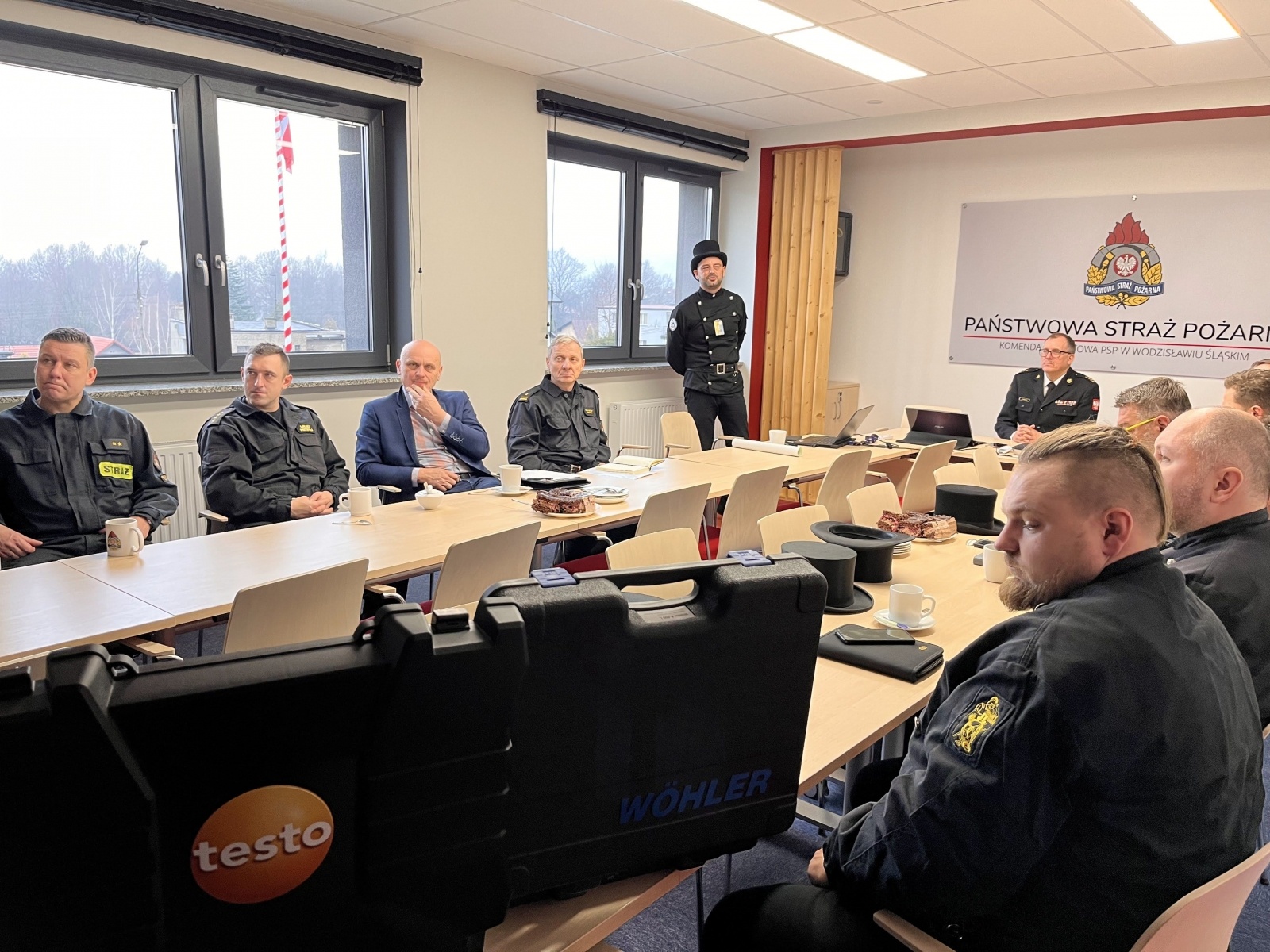 Zdjęcie w galerii na portalu naszwodzislaw.com: Mistrzowie kominarscy spotkali się ze strażakami wiadomości z regionu