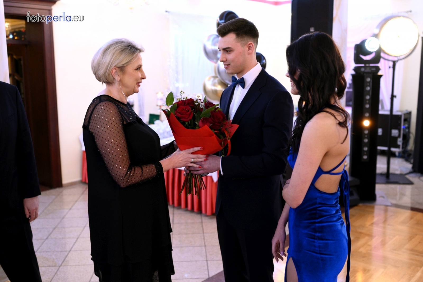 Zdjęcie w galerii na portalu naszwodzislaw.com: Szalona zabawa do samego rana - studniówka PCKZiU wiadomości z regionu