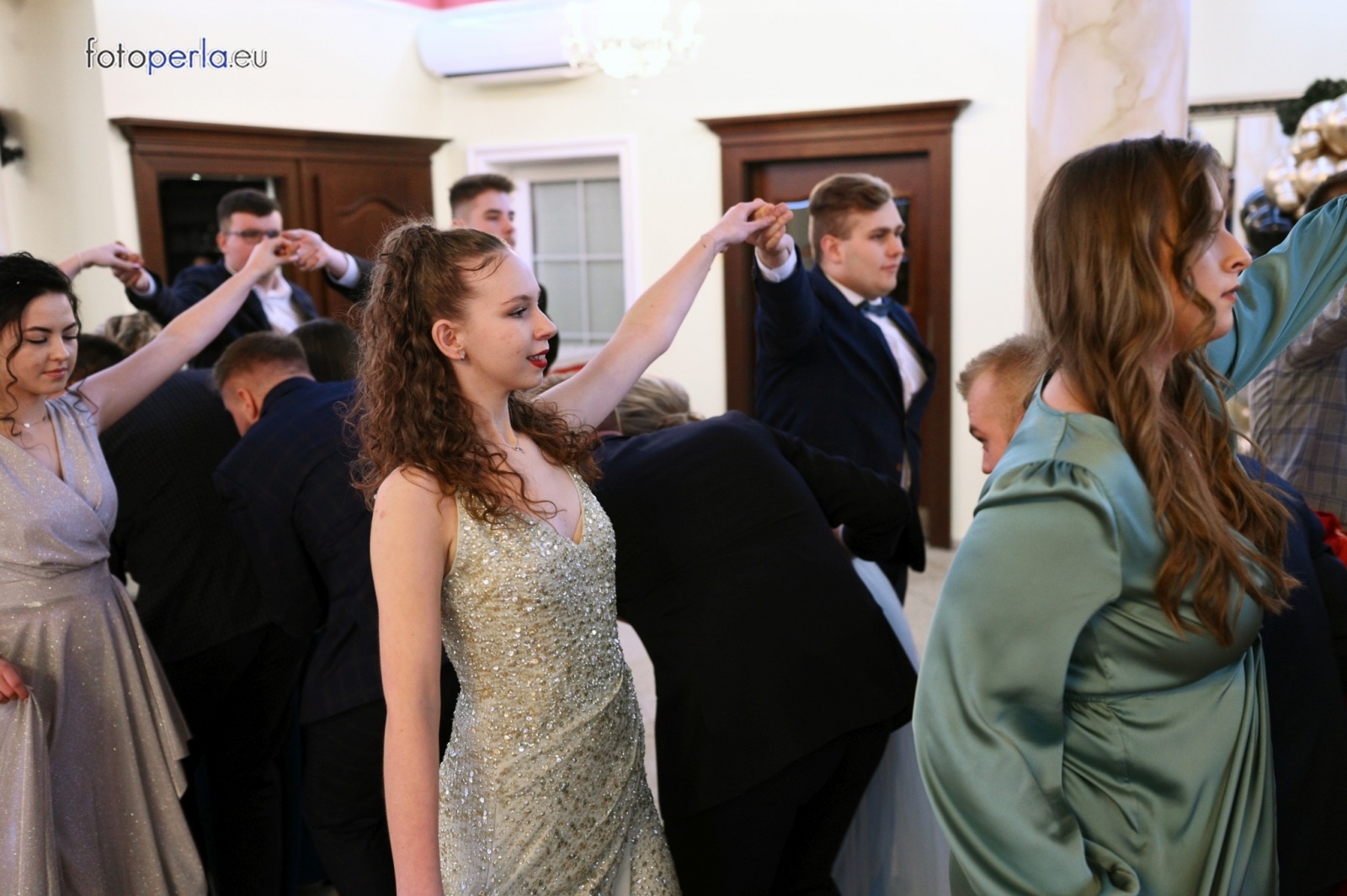 Zdjęcie w galerii na portalu naszwodzislaw.com: Szalona zabawa do samego rana - studniówka PCKZiU wiadomości z regionu