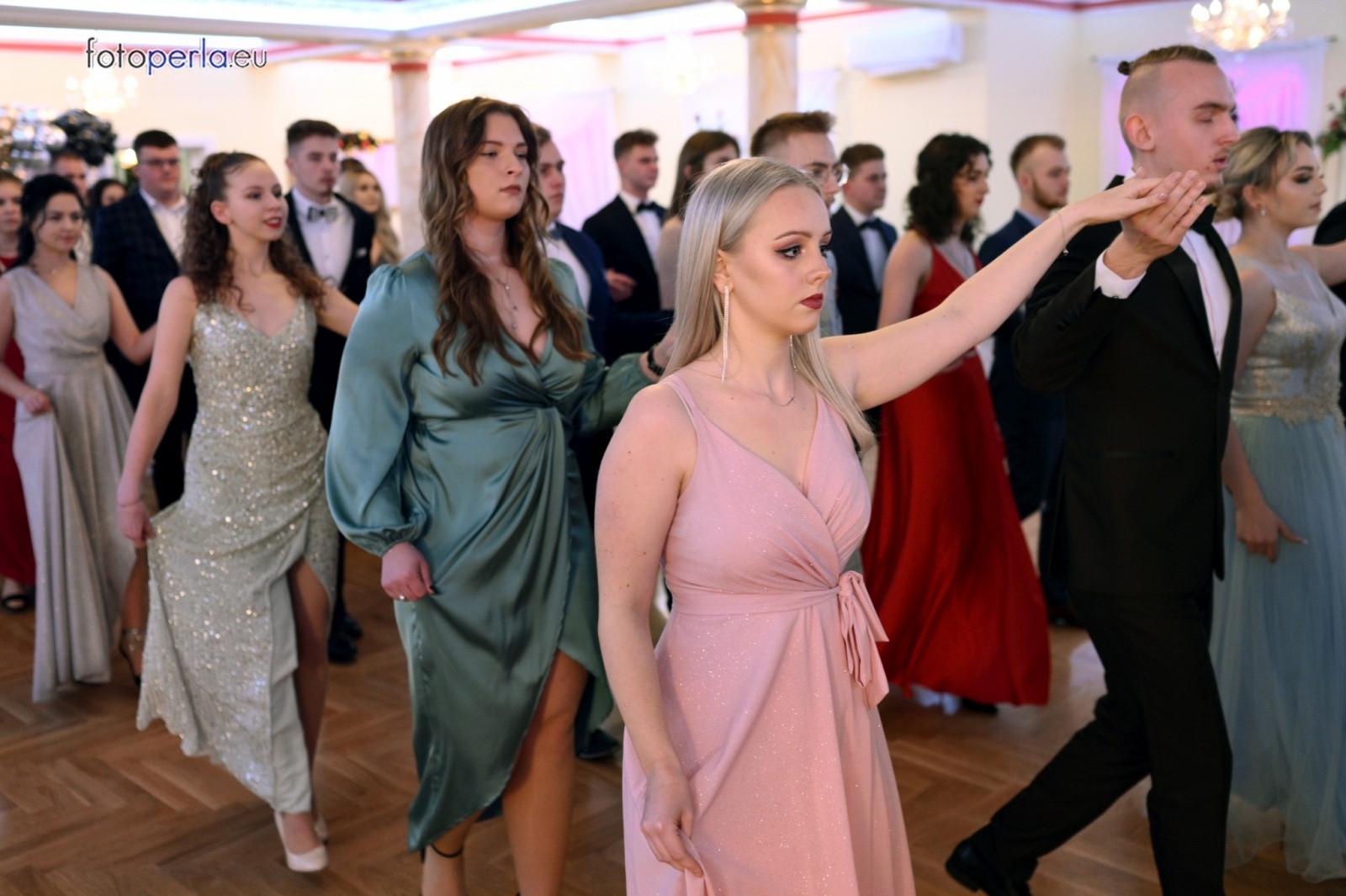 Zdjęcie w galerii na portalu naszwodzislaw.com: Szalona zabawa do samego rana - studniówka PCKZiU wiadomości z regionu