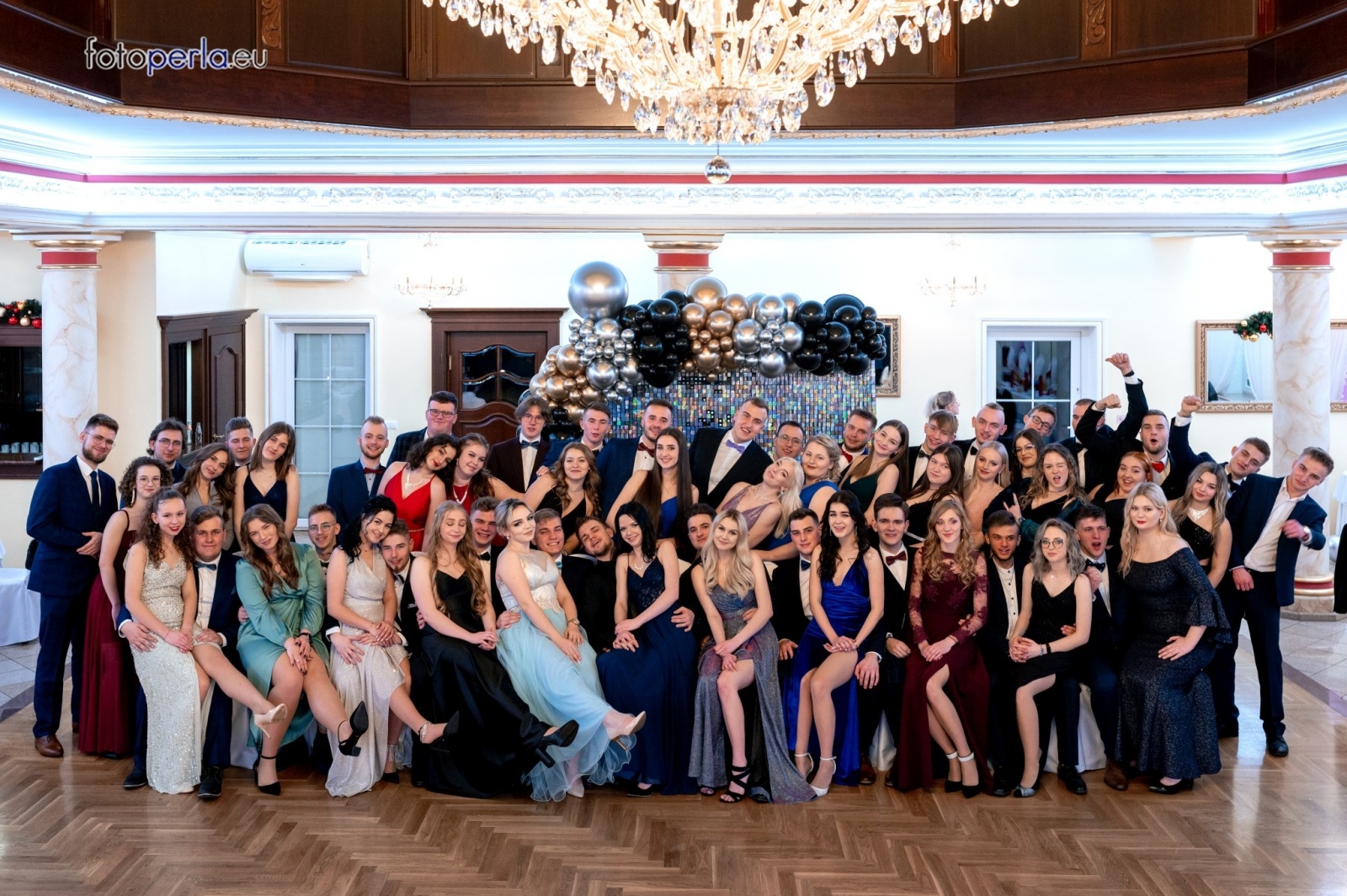 Zdjęcie w galerii na portalu naszwodzislaw.com: Szalona zabawa do samego rana - studniówka PCKZiU wiadomości z regionu