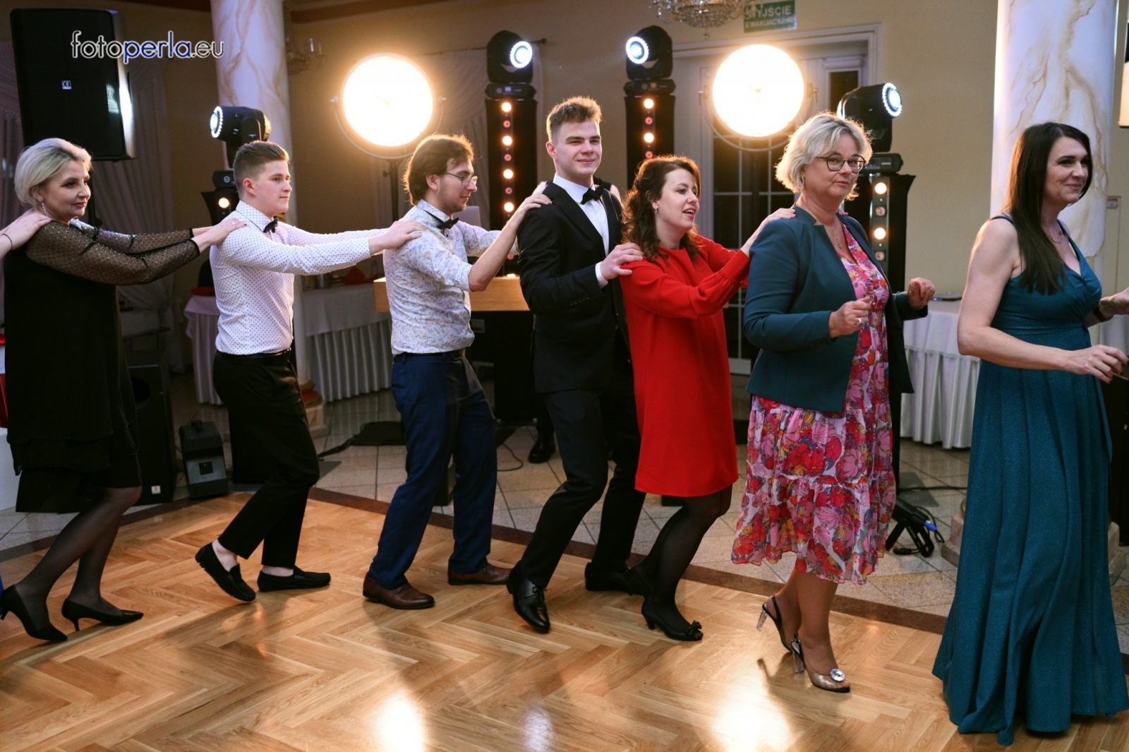 Zdjęcie w galerii na portalu naszwodzislaw.com: Szalona zabawa do samego rana - studniówka PCKZiU wiadomości z regionu