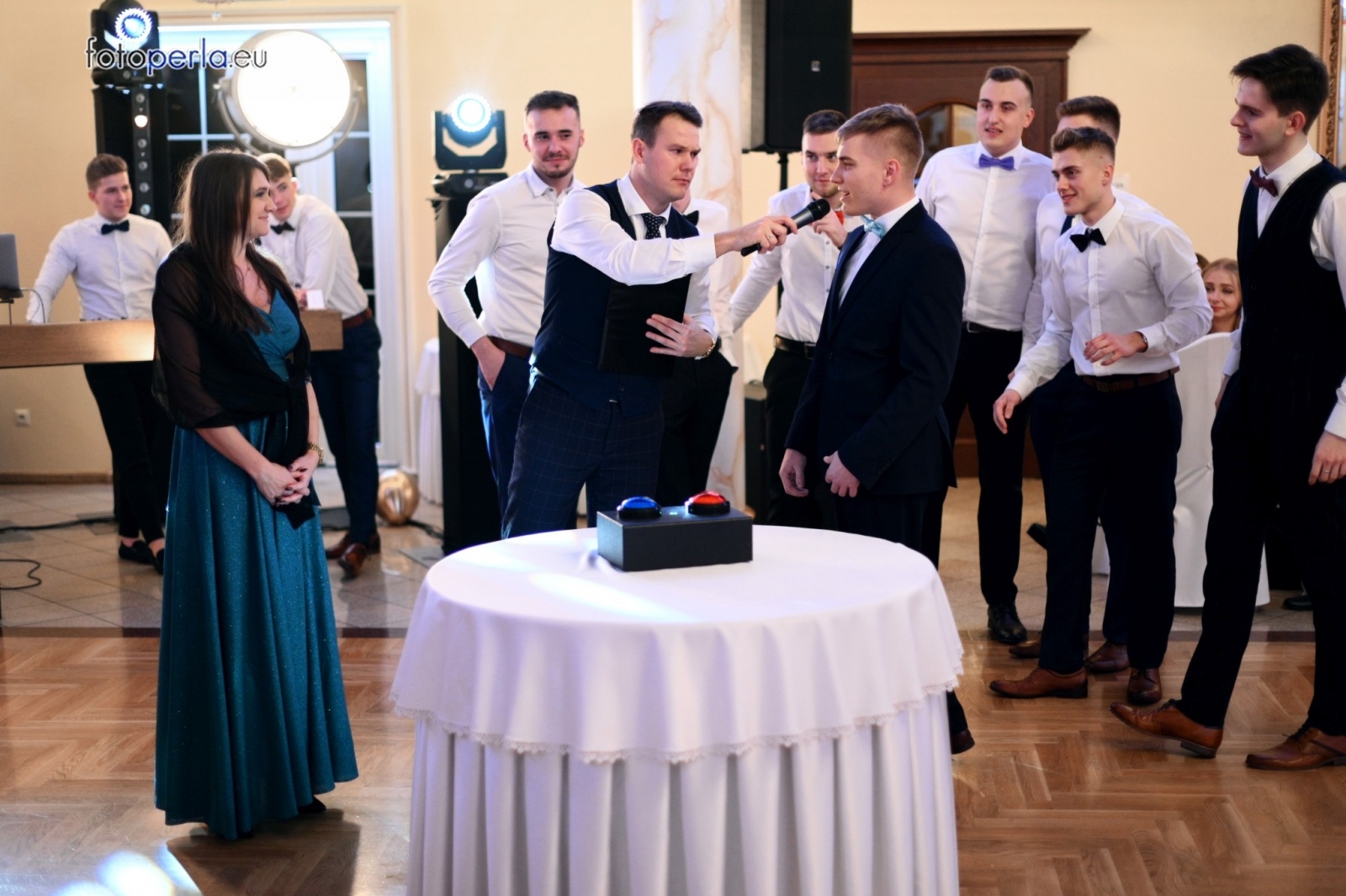 Zdjęcie w galerii na portalu naszwodzislaw.com: Szalona zabawa do samego rana - studniówka PCKZiU wiadomości z regionu