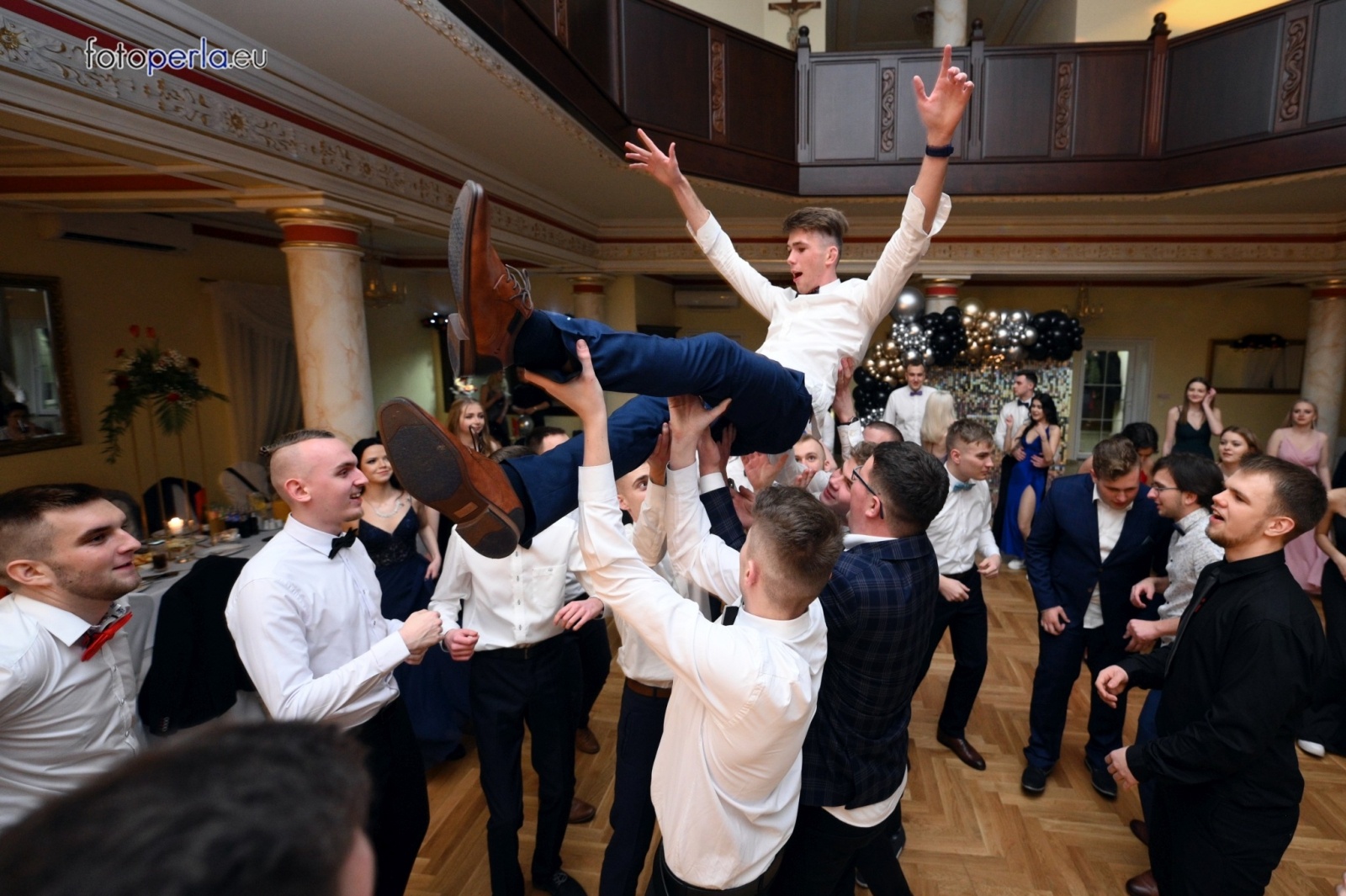 Zdjęcie w galerii na portalu naszwodzislaw.com: Szalona zabawa do samego rana - studniówka PCKZiU wiadomości z regionu