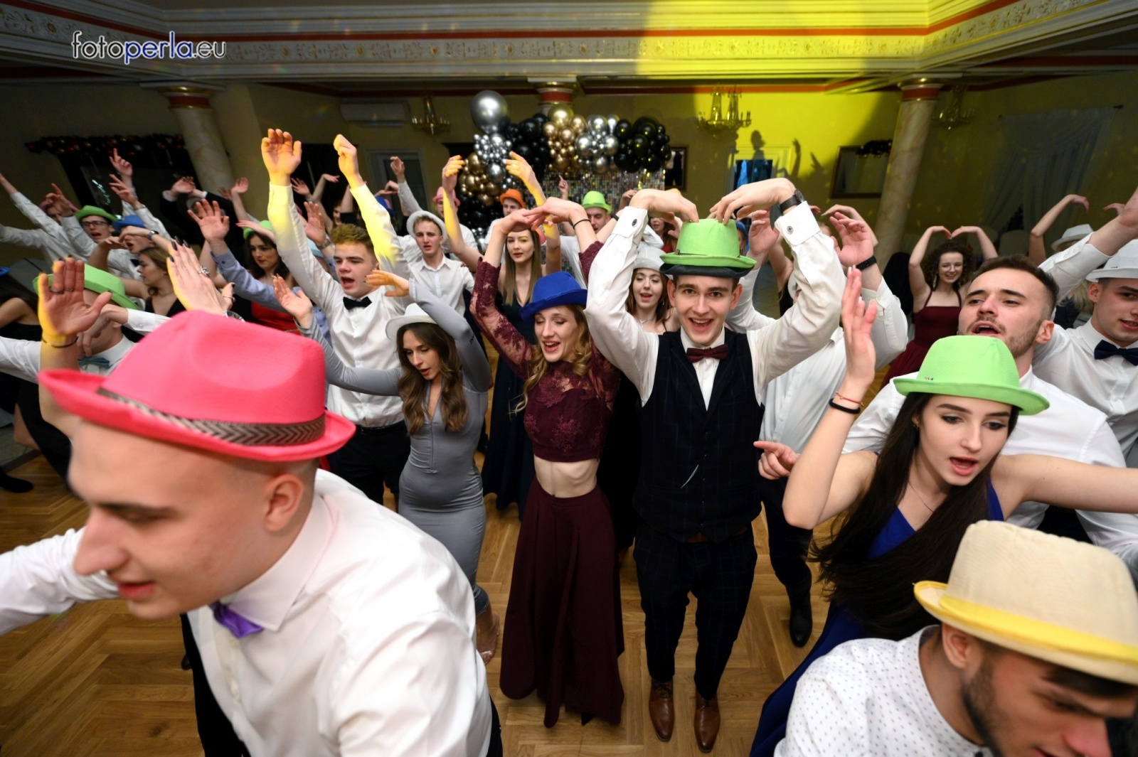 Zdjęcie w galerii na portalu naszwodzislaw.com: Szalona zabawa do samego rana - studniówka PCKZiU wiadomości z regionu