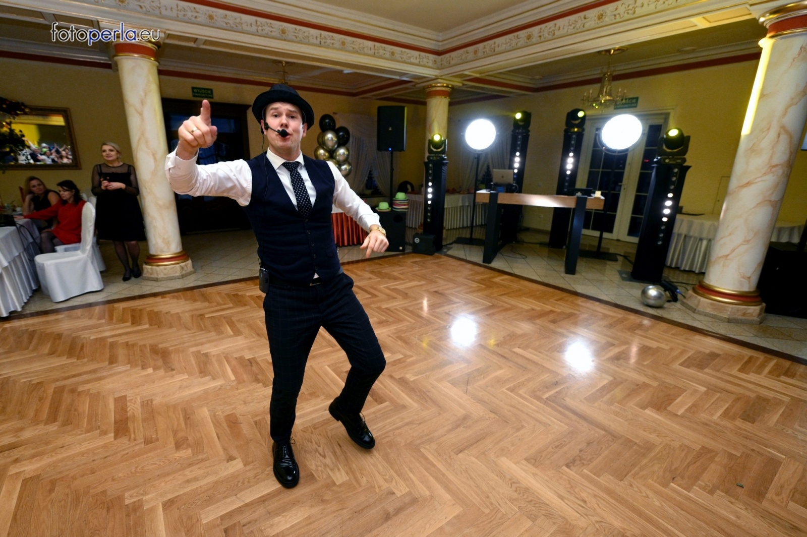 Zdjęcie w galerii na portalu naszwodzislaw.com: Szalona zabawa do samego rana - studniówka PCKZiU wiadomości z regionu