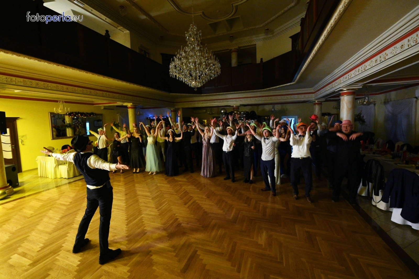 Zdjęcie w galerii na portalu naszwodzislaw.com: Szalona zabawa do samego rana - studniówka PCKZiU wiadomości z regionu