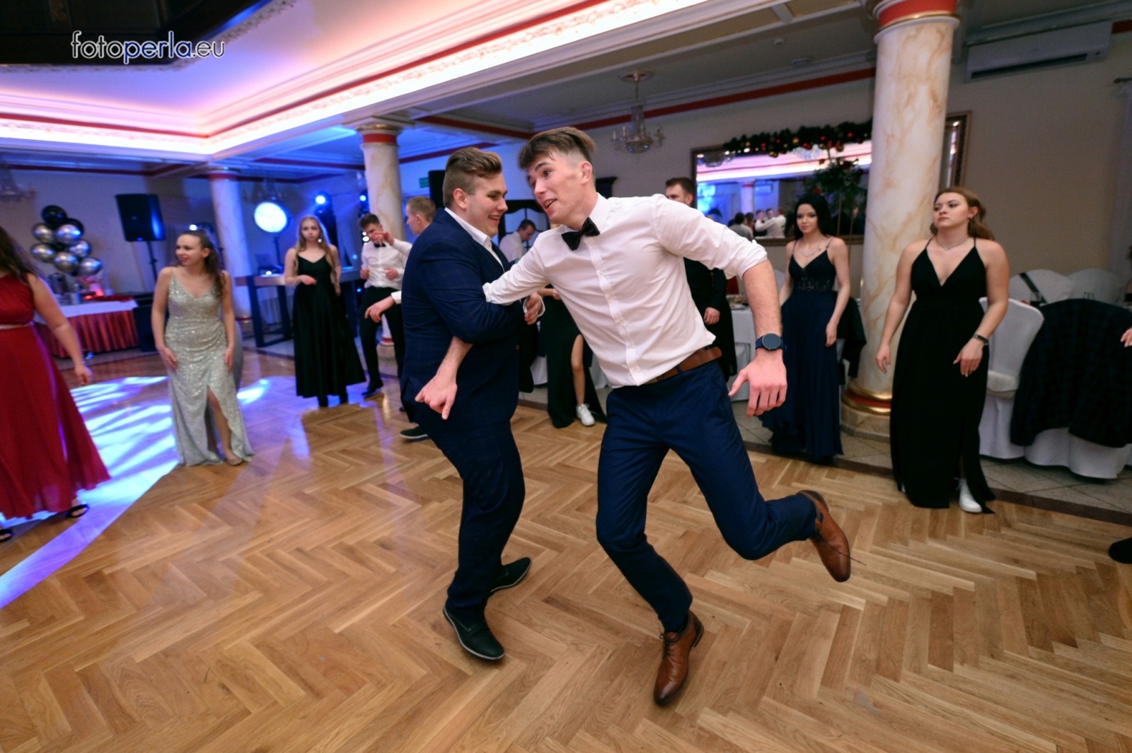 Zdjęcie w galerii na portalu naszwodzislaw.com: Szalona zabawa do samego rana - studniówka PCKZiU wiadomości z regionu