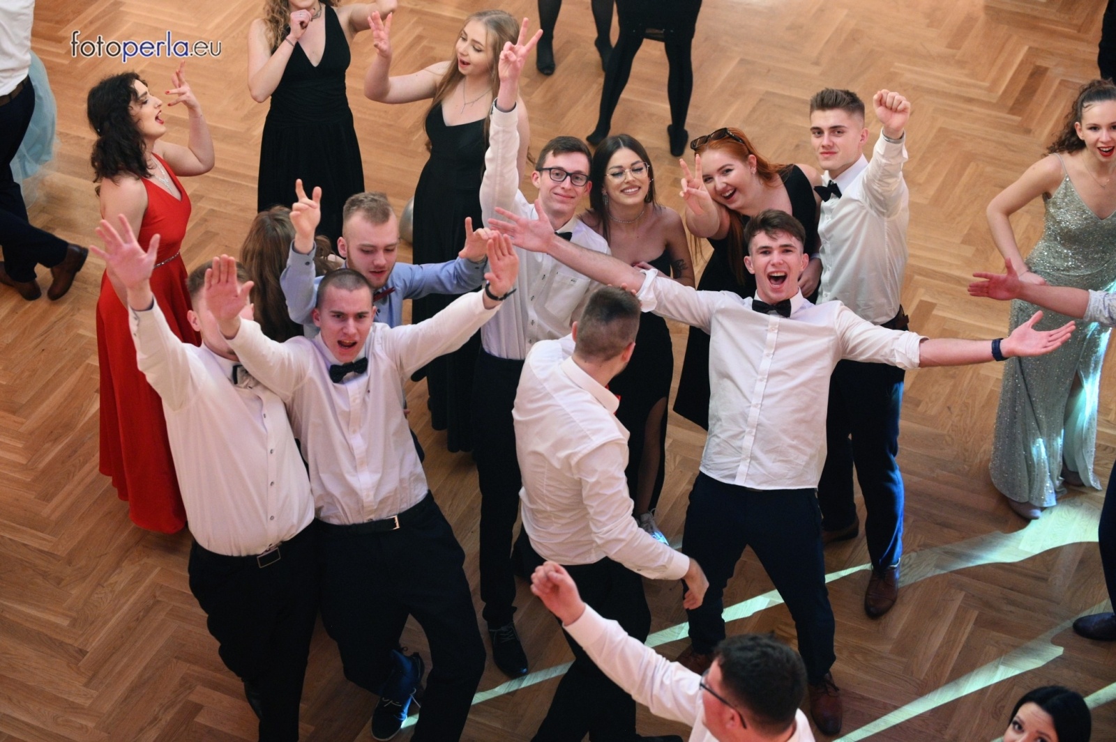 Zdjęcie w galerii na portalu naszwodzislaw.com: Szalona zabawa do samego rana - studniówka PCKZiU wiadomości z regionu