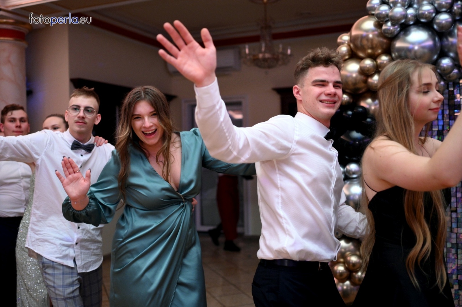 Zdjęcie w galerii na portalu naszwodzislaw.com: Szalona zabawa do samego rana - studniówka PCKZiU wiadomości z regionu