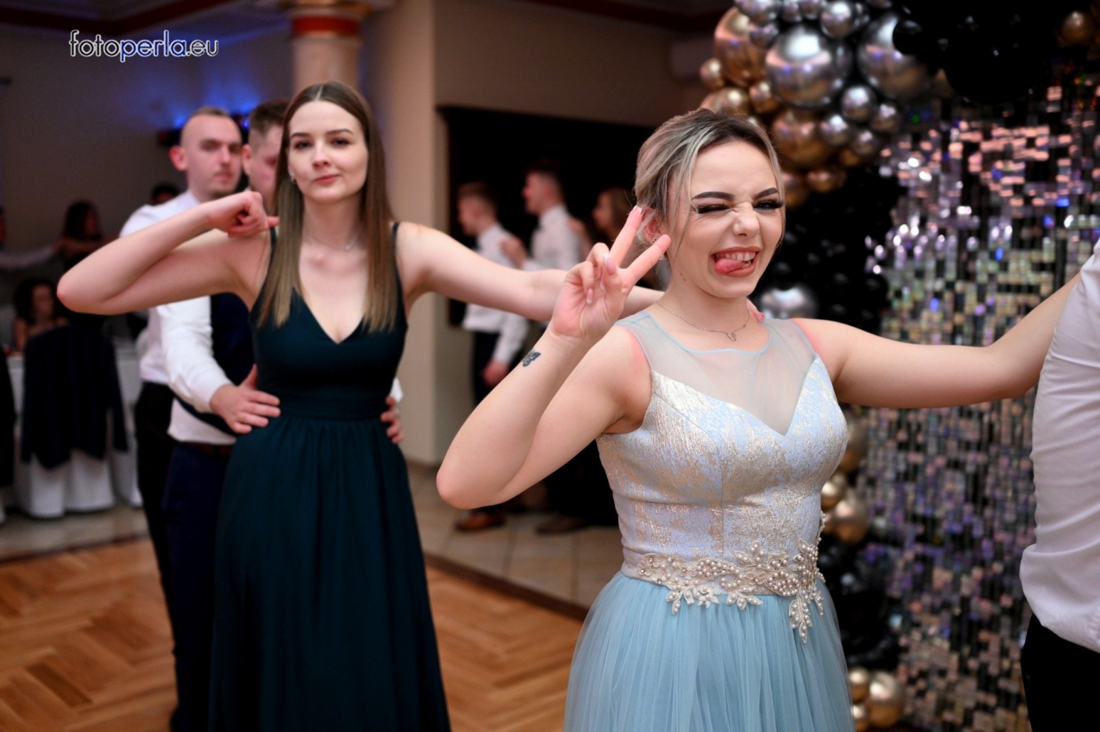 Zdjęcie w galerii na portalu naszwodzislaw.com: Szalona zabawa do samego rana - studniówka PCKZiU wiadomości z regionu