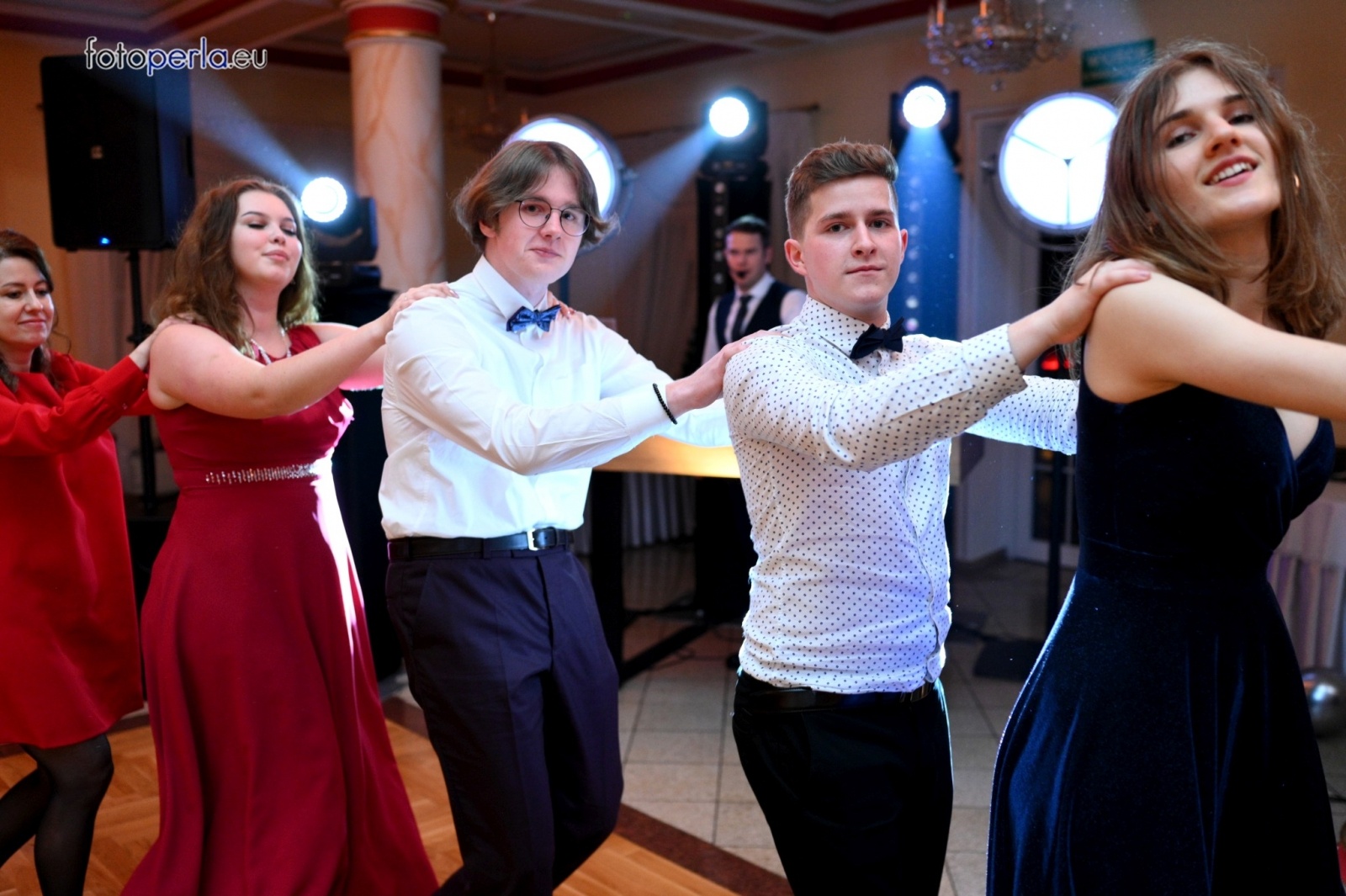 Zdjęcie w galerii na portalu naszwodzislaw.com: Szalona zabawa do samego rana - studniówka PCKZiU wiadomości z regionu