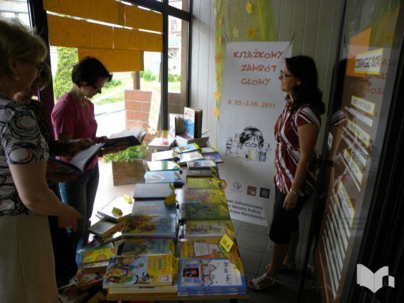 Zdjęcie w galerii na portalu naszwodzislaw.com: Książka jest od tego by bawić się na całego wiadomości z regionu