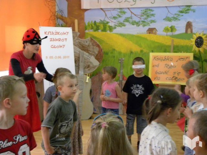 Zdjęcie w galerii na portalu naszwodzislaw.com: Książka jest od tego by bawić się na całego wiadomości z regionu