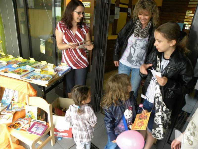 Zdjęcie w galerii na portalu naszwodzislaw.com: Książka jest od tego by bawić się na całego wiadomości z regionu