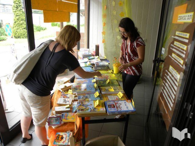 Zdjęcie w galerii na portalu naszwodzislaw.com: Książka jest od tego by bawić się na całego wiadomości z regionu