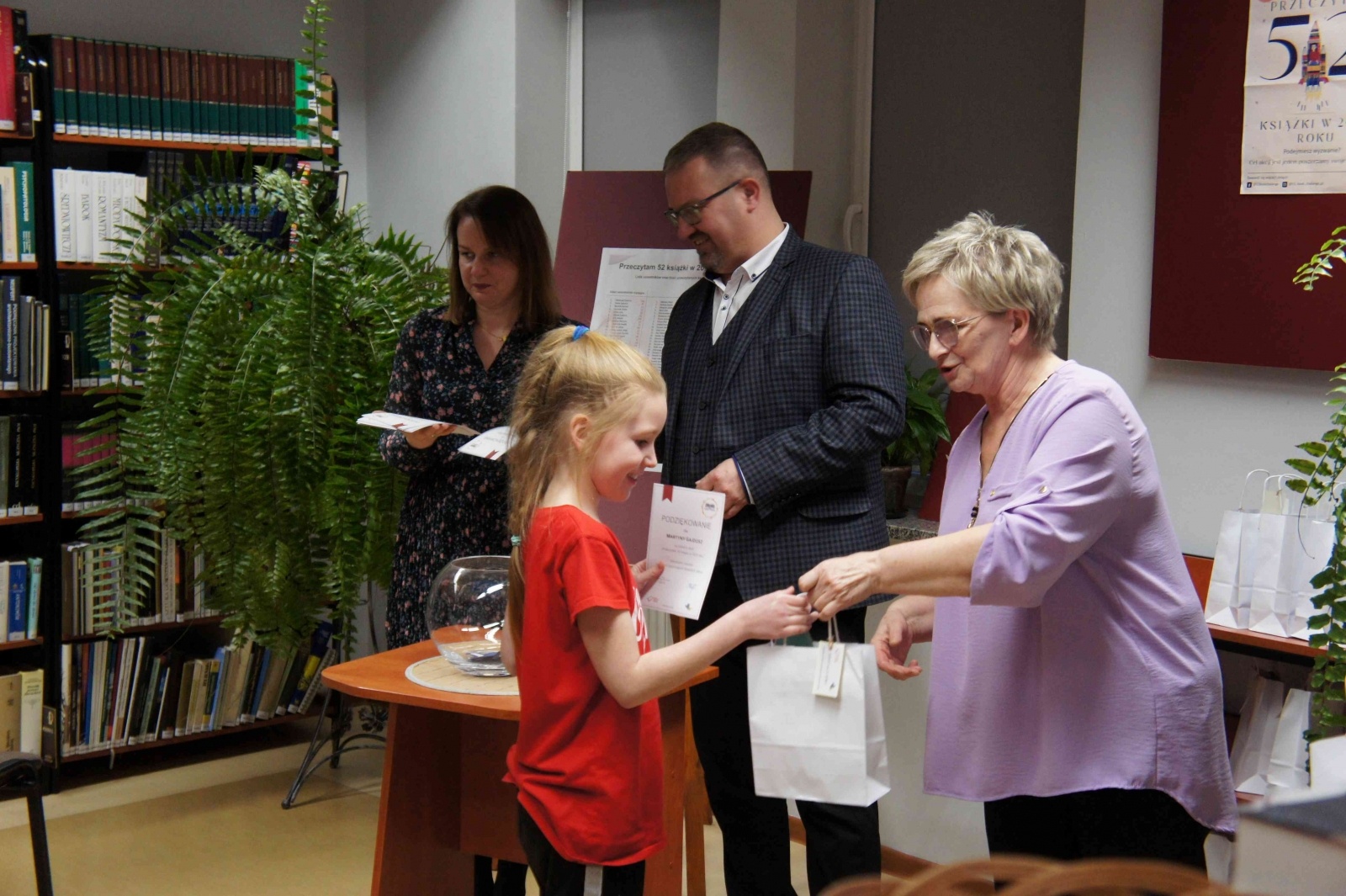 Zdjęcie w galerii na portalu naszwodzislaw.com: Godowska książnica zachęcała, by przeczytać 52 książki w roku. Rekordzistka przeczytała 260! wiadomości z regionu