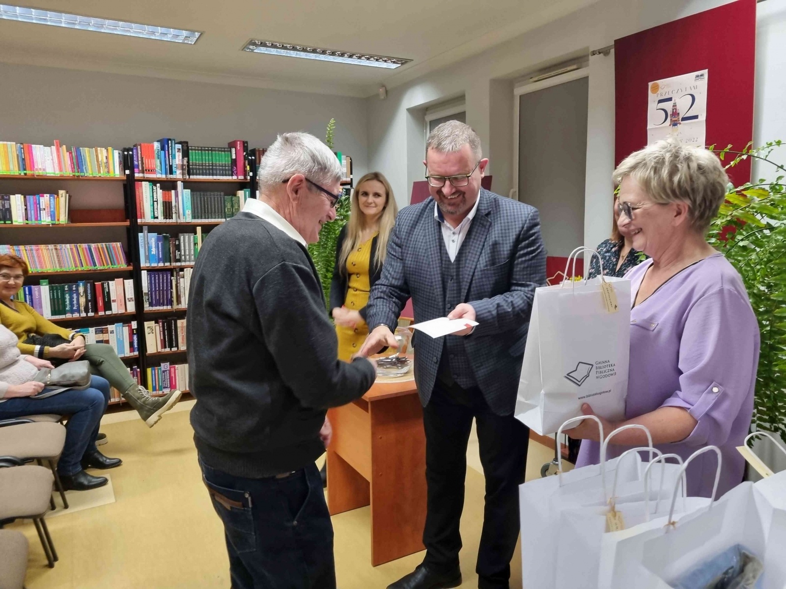 Zdjęcie w galerii na portalu naszwodzislaw.com: Godowska książnica zachęcała, by przeczytać 52 książki w roku. Rekordzistka przeczytała 260! wiadomości z regionu