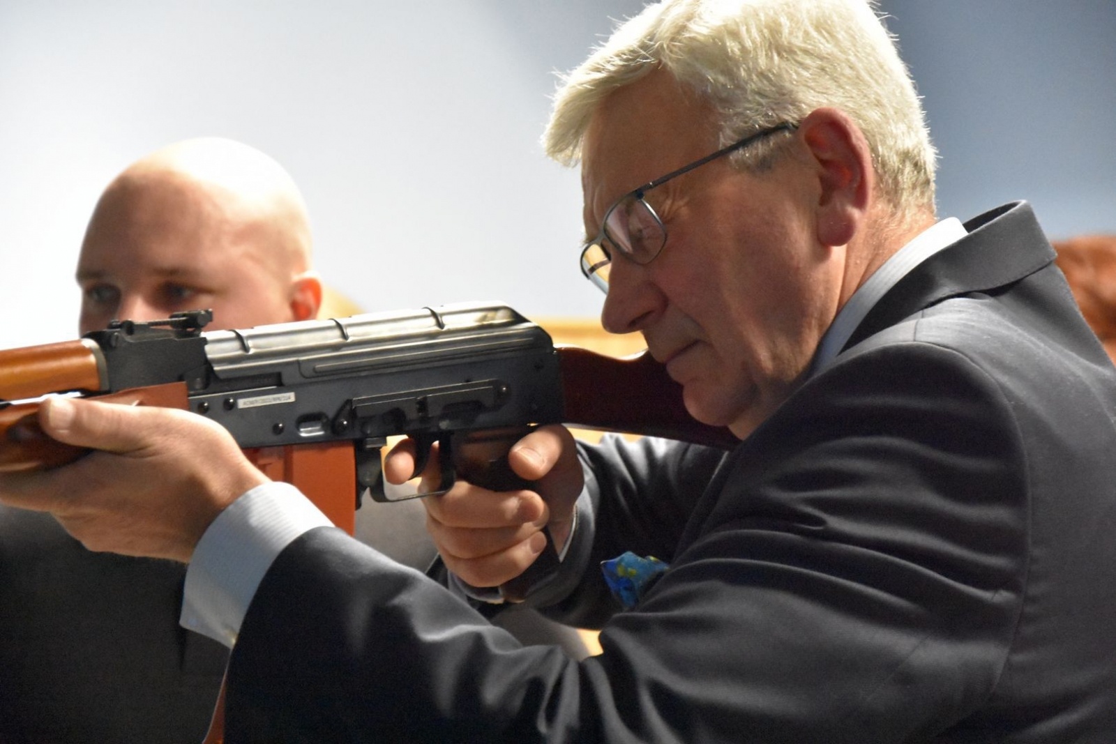 Zdjęcie w galerii na portalu naszwodzislaw.com: W Rydułtowach powstała laserowa strzelnica. Starosta sprawdził swą celność wiadomości z regionu