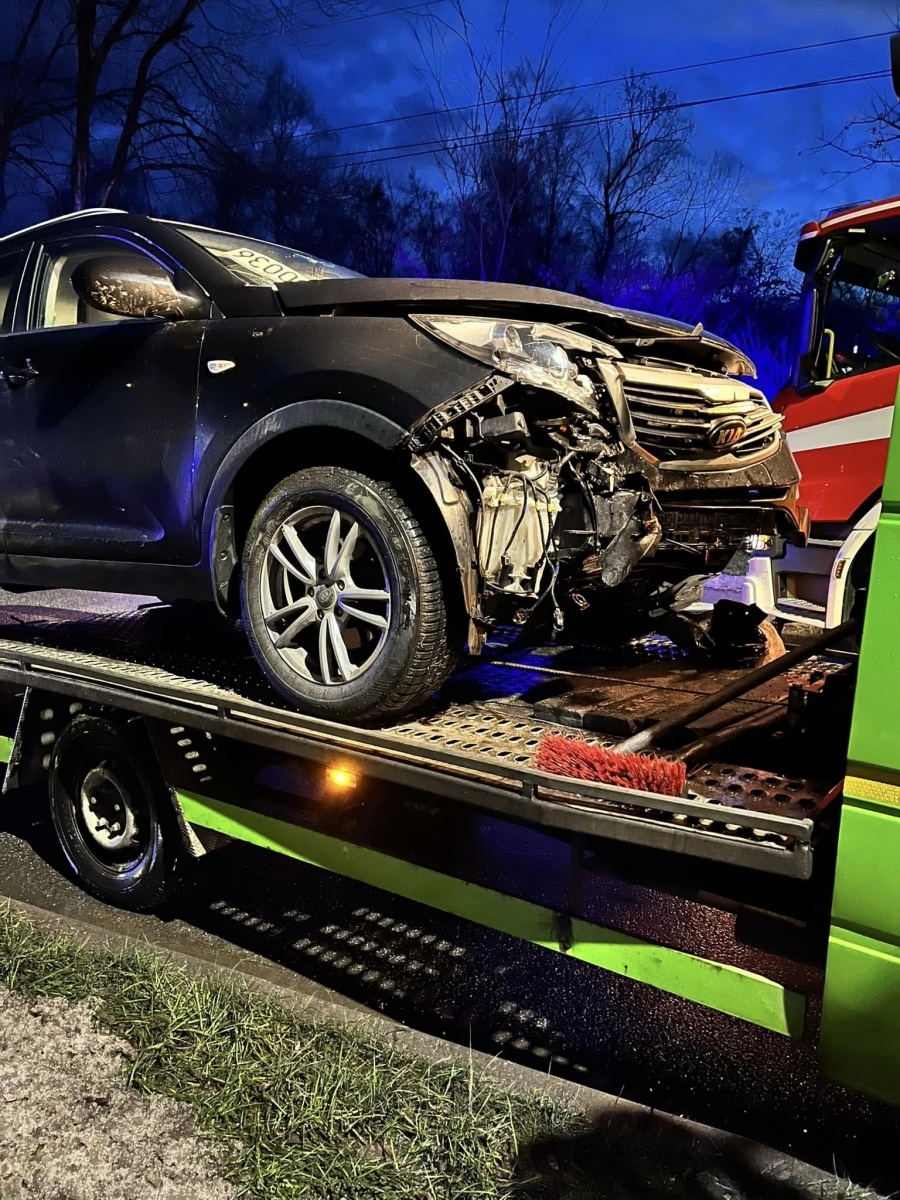 Zdjęcie w galerii na portalu naszwodzislaw.com: Mazda i kia zderzyły się na Traugutta w Rydułtowach [FOTO] wiadomości z regionu