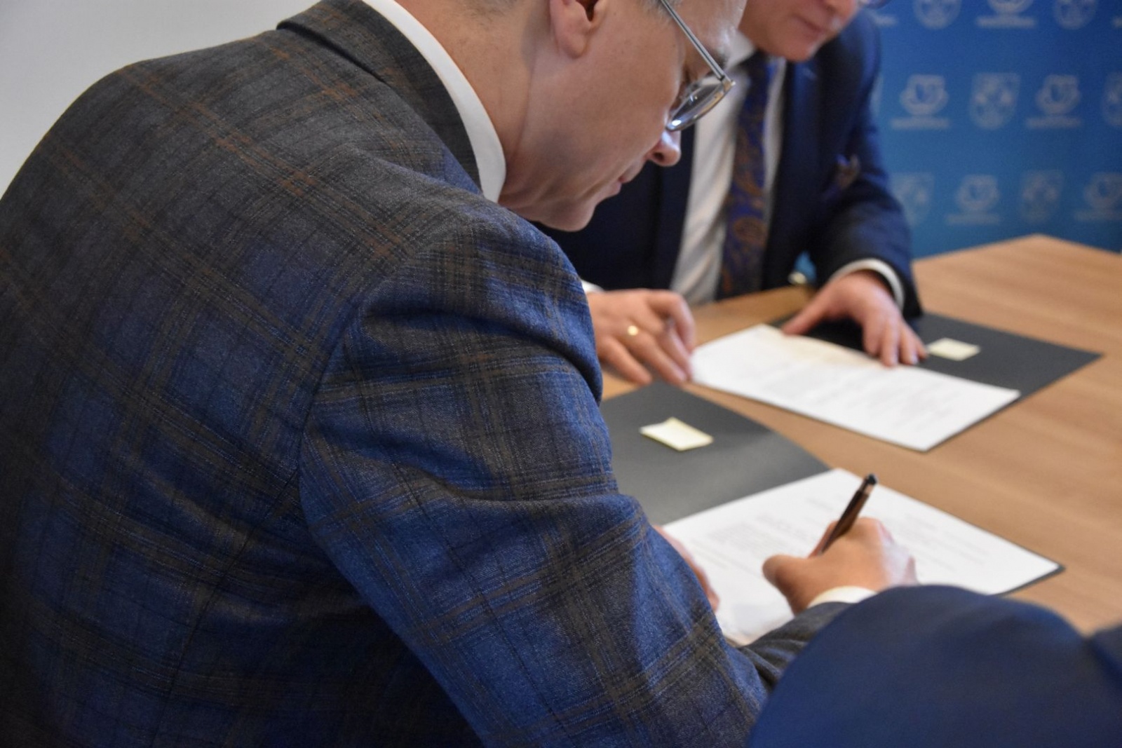 Zdjęcie w galerii na portalu naszwodzislaw.com: Kolejne umowy partnerskie podpisane [FOTO] wiadomości z regionu