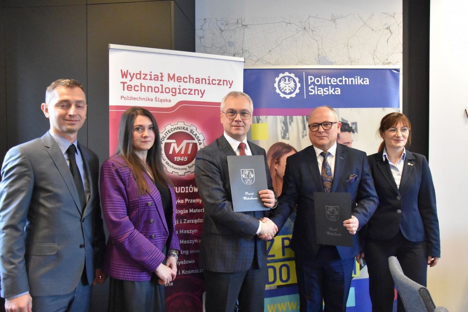 Zdjęcie w galerii na portalu naszwodzislaw.com: Kolejne umowy partnerskie podpisane [FOTO] wiadomości z regionu