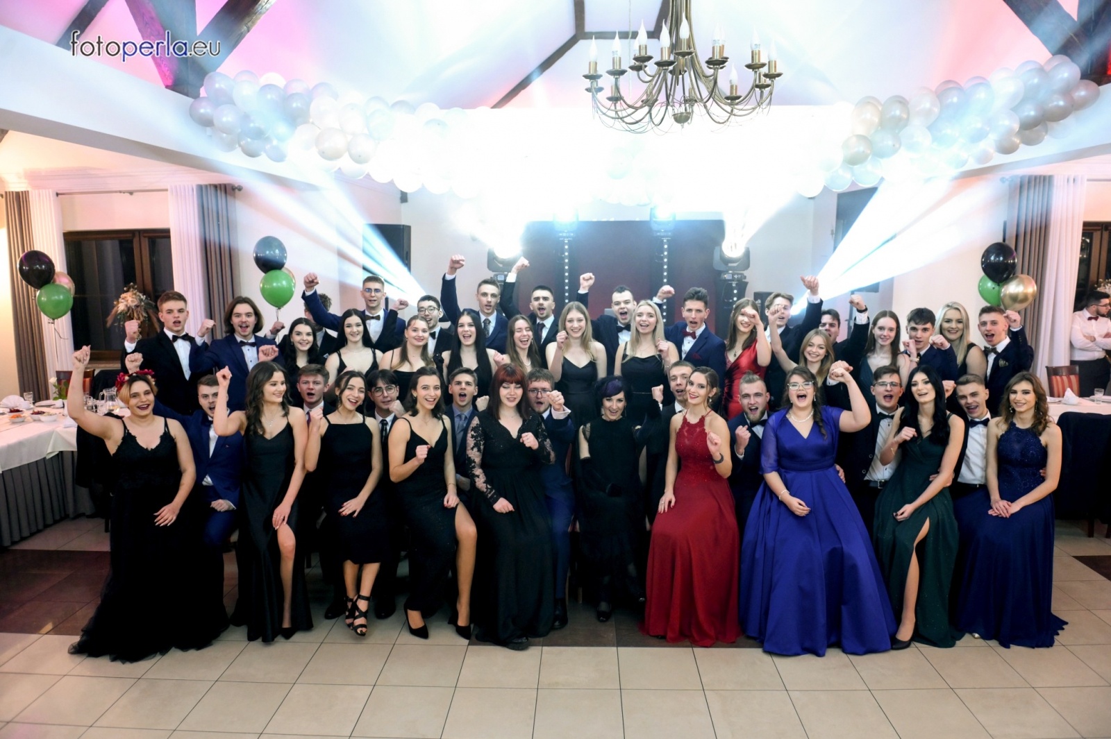 Zdjęcie w galerii na portalu naszwodzislaw.com: Studniówka maturzystów wodzisławskiego ZST wiadomości z regionu