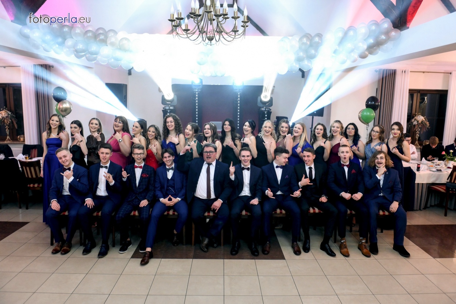 Zdjęcie w galerii na portalu naszwodzislaw.com: Studniówka maturzystów wodzisławskiego ZST wiadomości z regionu