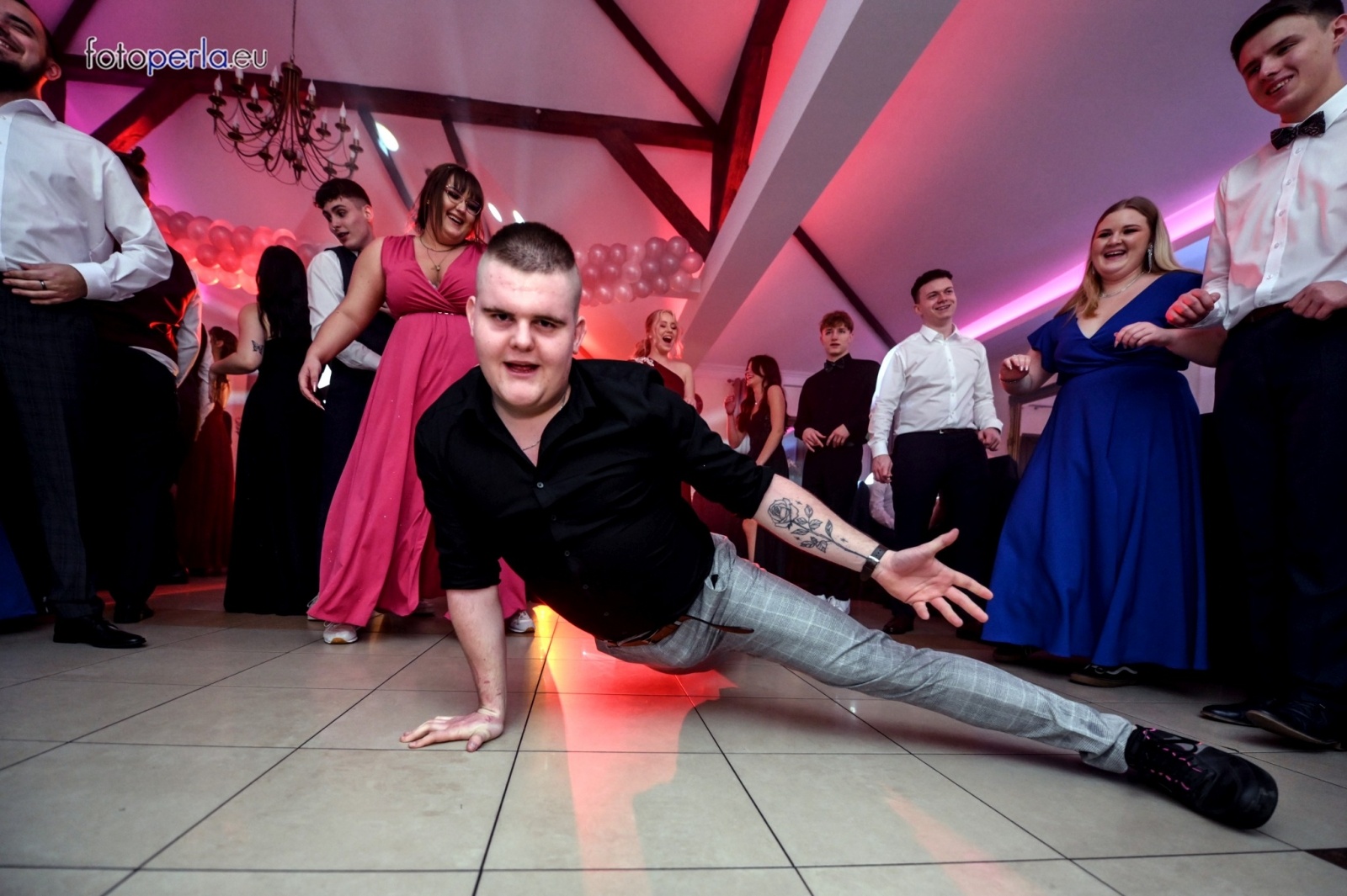 Zdjęcie w galerii na portalu naszwodzislaw.com: Studniówka maturzystów wodzisławskiego ZST wiadomości z regionu