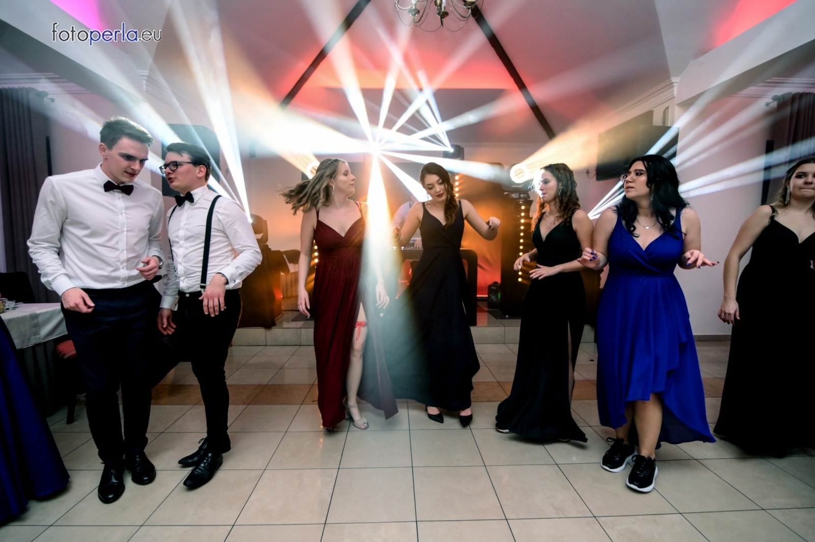 Zdjęcie w galerii na portalu naszwodzislaw.com: Studniówka maturzystów wodzisławskiego ZST wiadomości z regionu