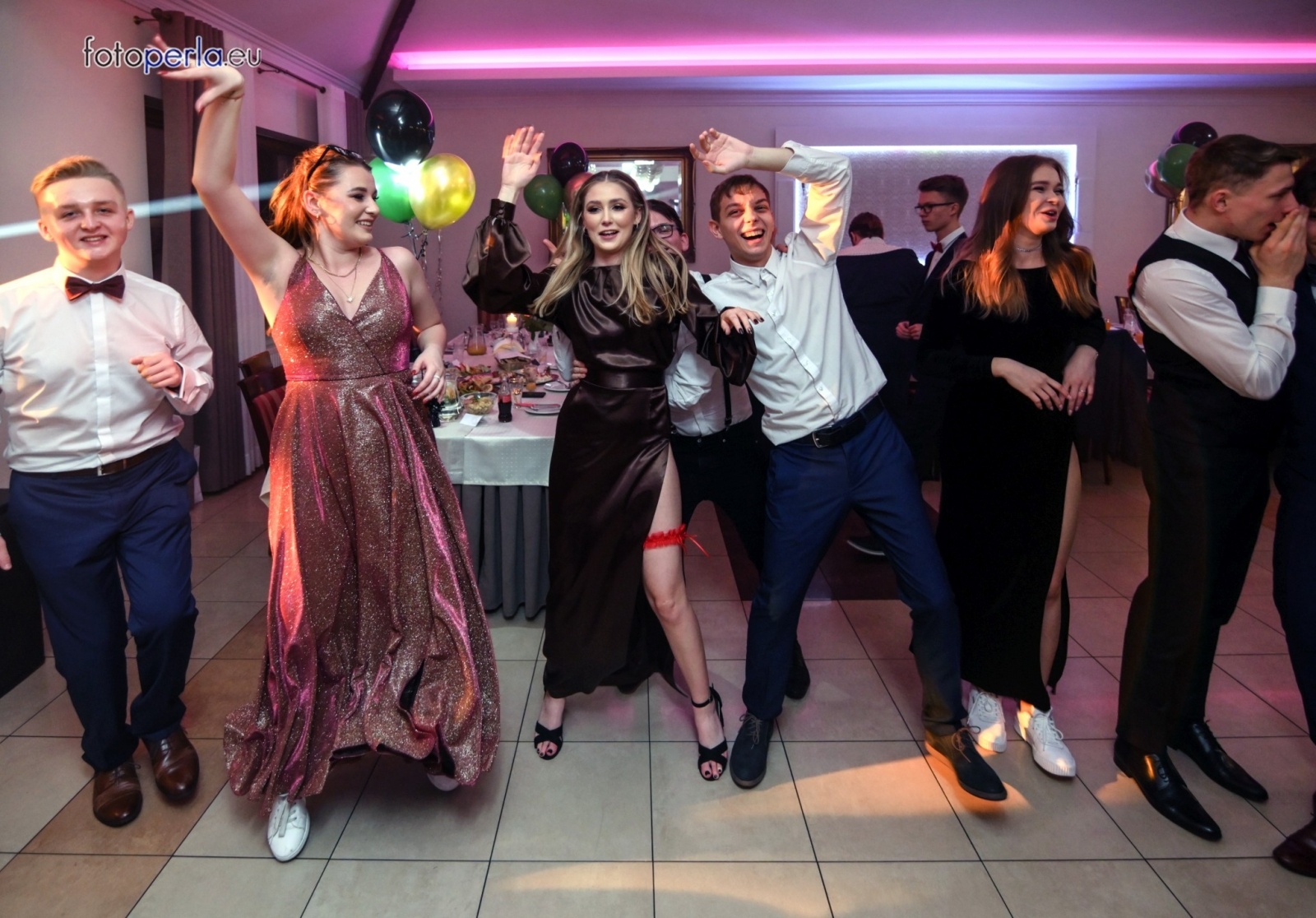 Zdjęcie w galerii na portalu naszwodzislaw.com: Studniówka maturzystów wodzisławskiego ZST wiadomości z regionu