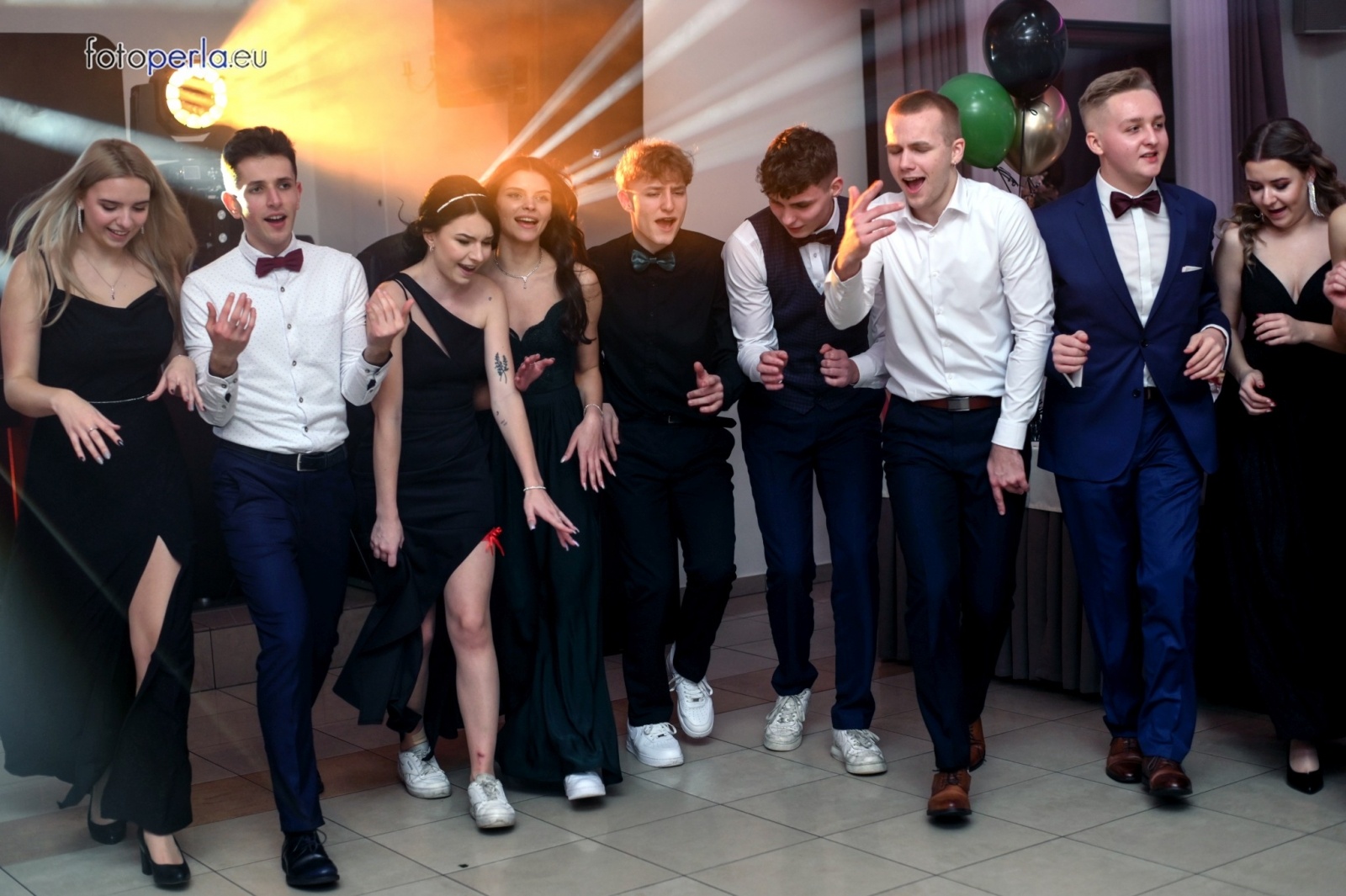 Zdjęcie w galerii na portalu naszwodzislaw.com: Studniówka maturzystów wodzisławskiego ZST wiadomości z regionu