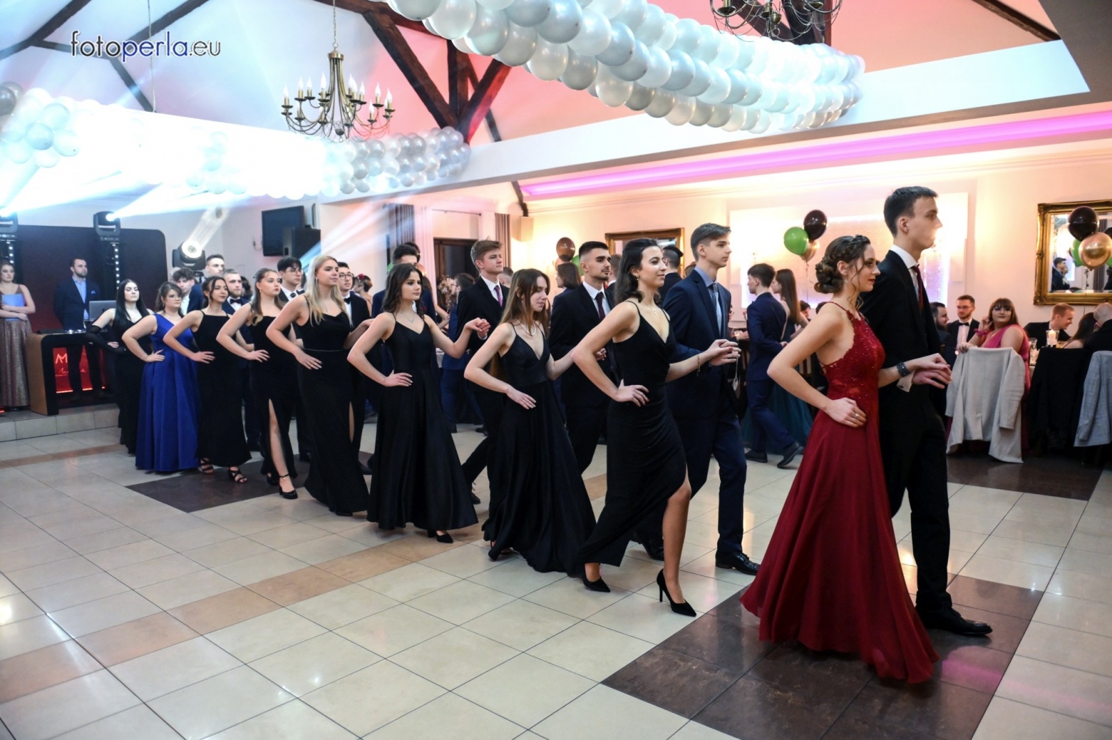 Zdjęcie w galerii na portalu naszwodzislaw.com: Studniówka maturzystów wodzisławskiego ZST wiadomości z regionu