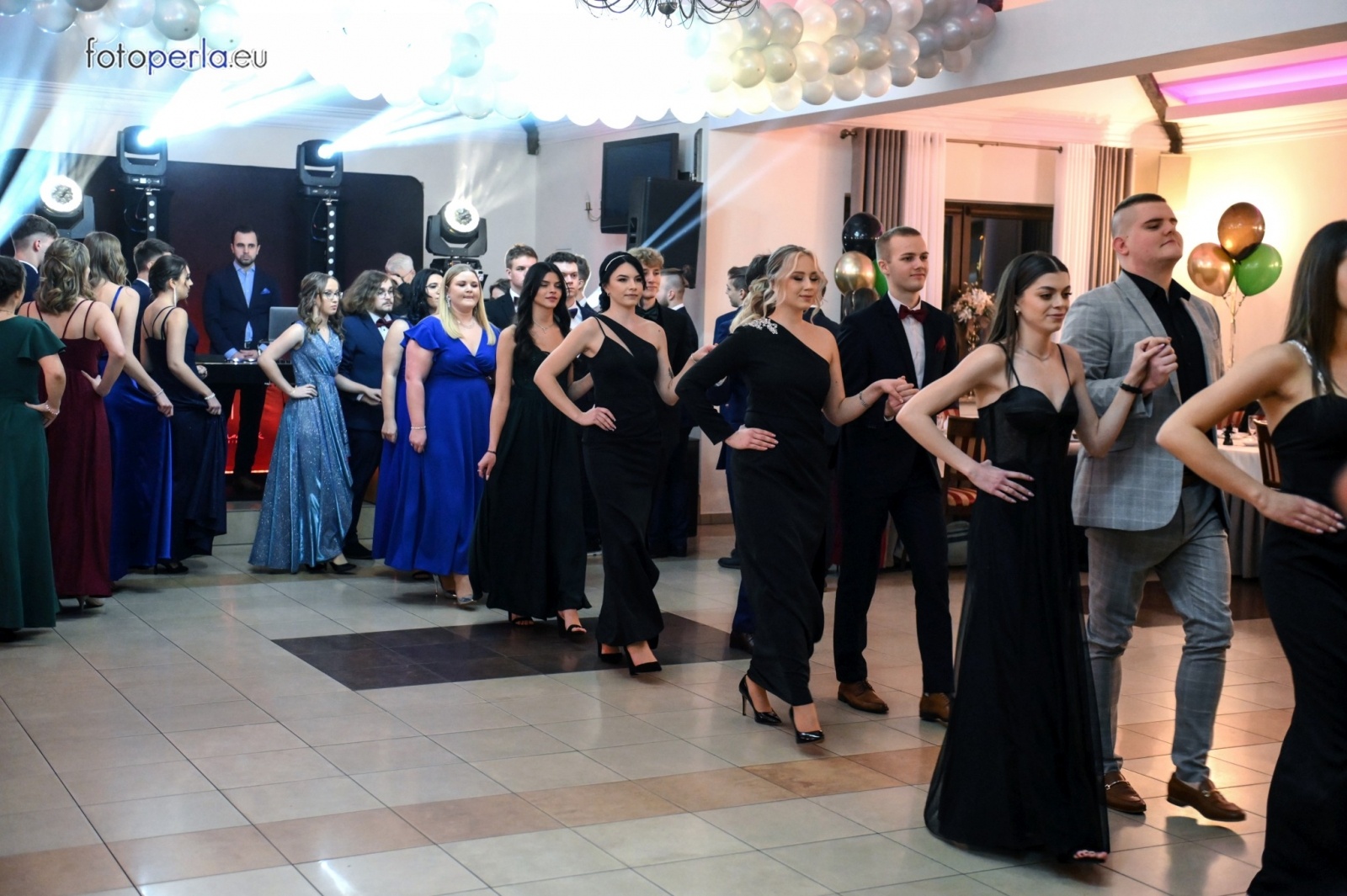 Zdjęcie w galerii na portalu naszwodzislaw.com: Studniówka maturzystów wodzisławskiego ZST wiadomości z regionu