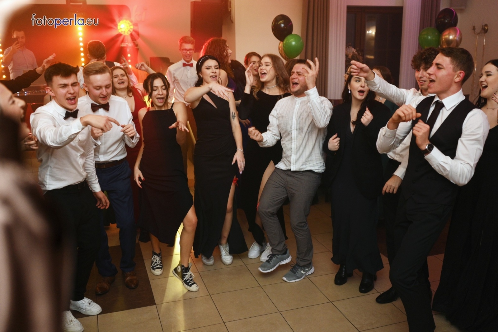 Zdjęcie w galerii na portalu naszwodzislaw.com: Studniówka maturzystów wodzisławskiego ZST wiadomości z regionu