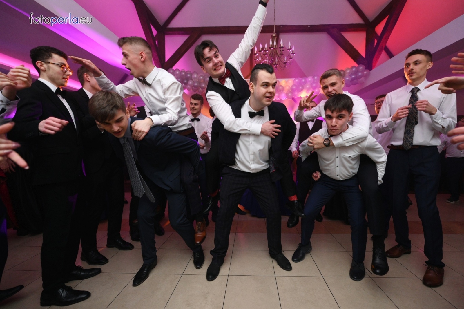 Zdjęcie w galerii na portalu naszwodzislaw.com: Studniówka maturzystów wodzisławskiego ZST wiadomości z regionu