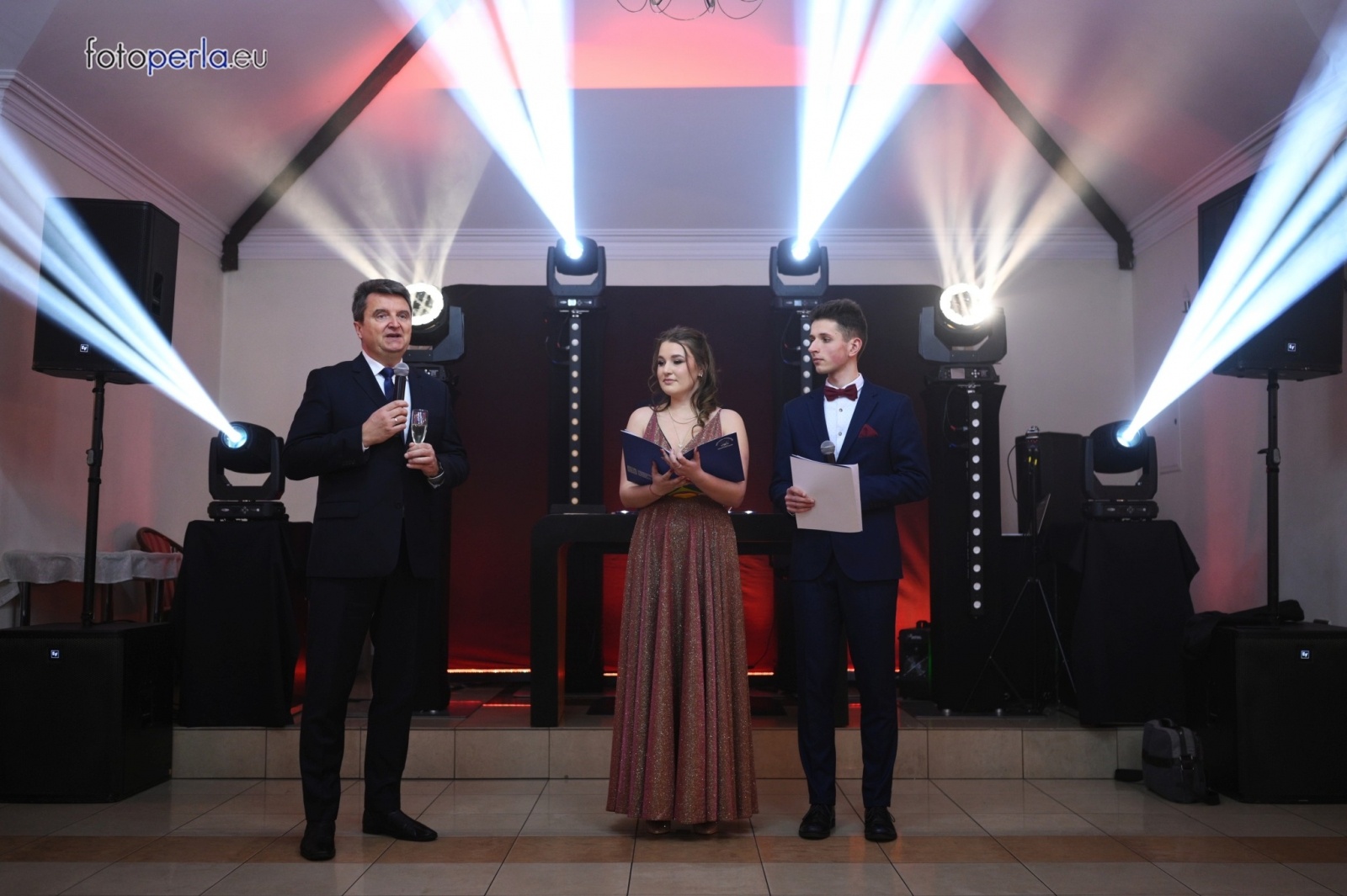 Zdjęcie w galerii na portalu naszwodzislaw.com: Studniówka maturzystów wodzisławskiego ZST wiadomości z regionu