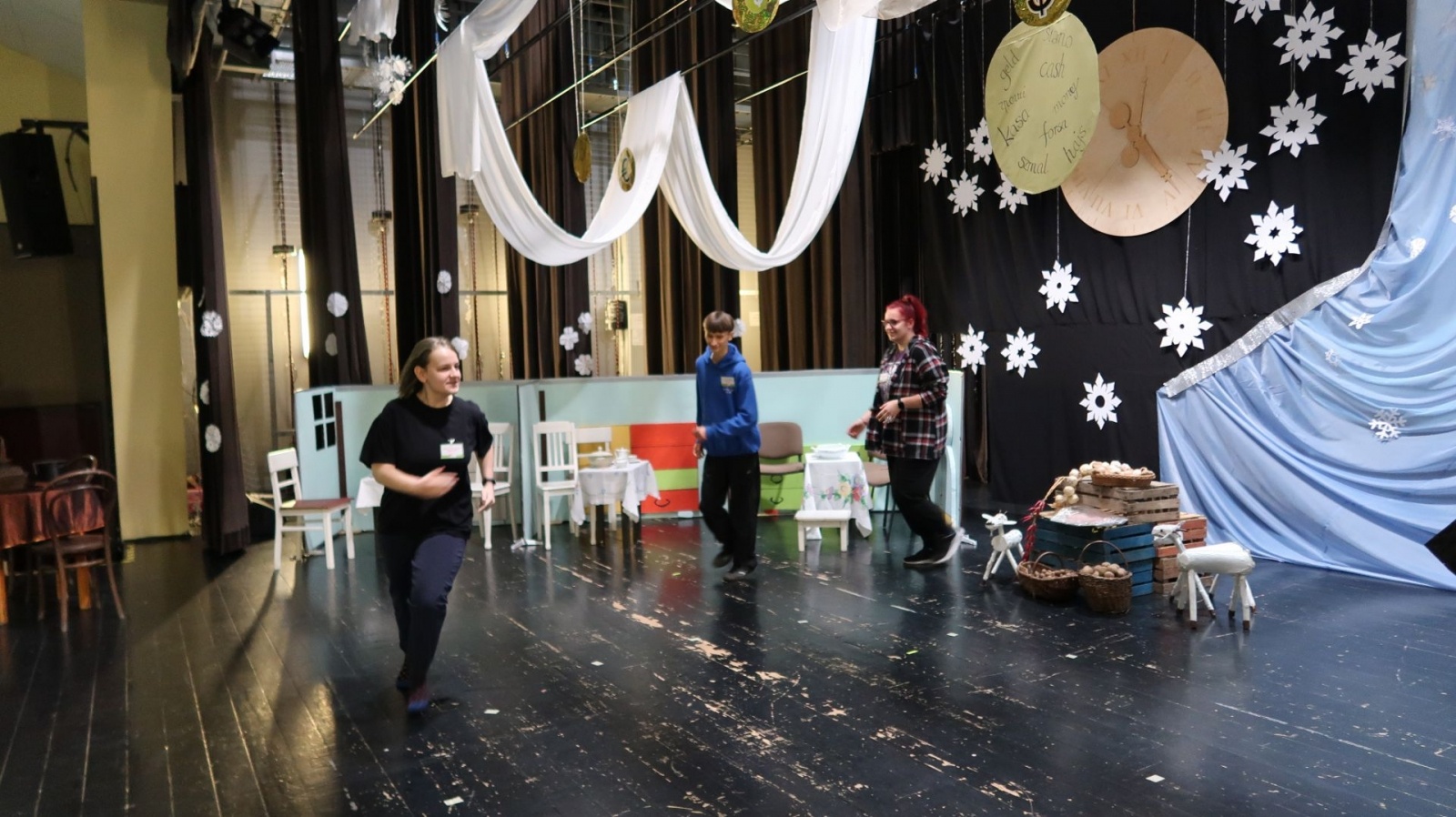 Zdjęcie w galerii na portalu naszwodzislaw.com: Zawodowy Debiut na finiszu! Za nami pierwsza edycja programu wiadomości z regionu