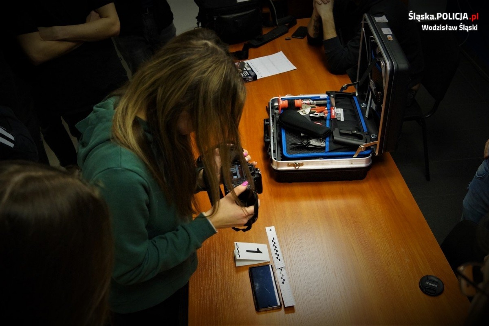 Zdjęcie w galerii na portalu naszwodzislaw.com: Zawodowy debiut w wodzisławskiej komendzie wiadomości z regionu