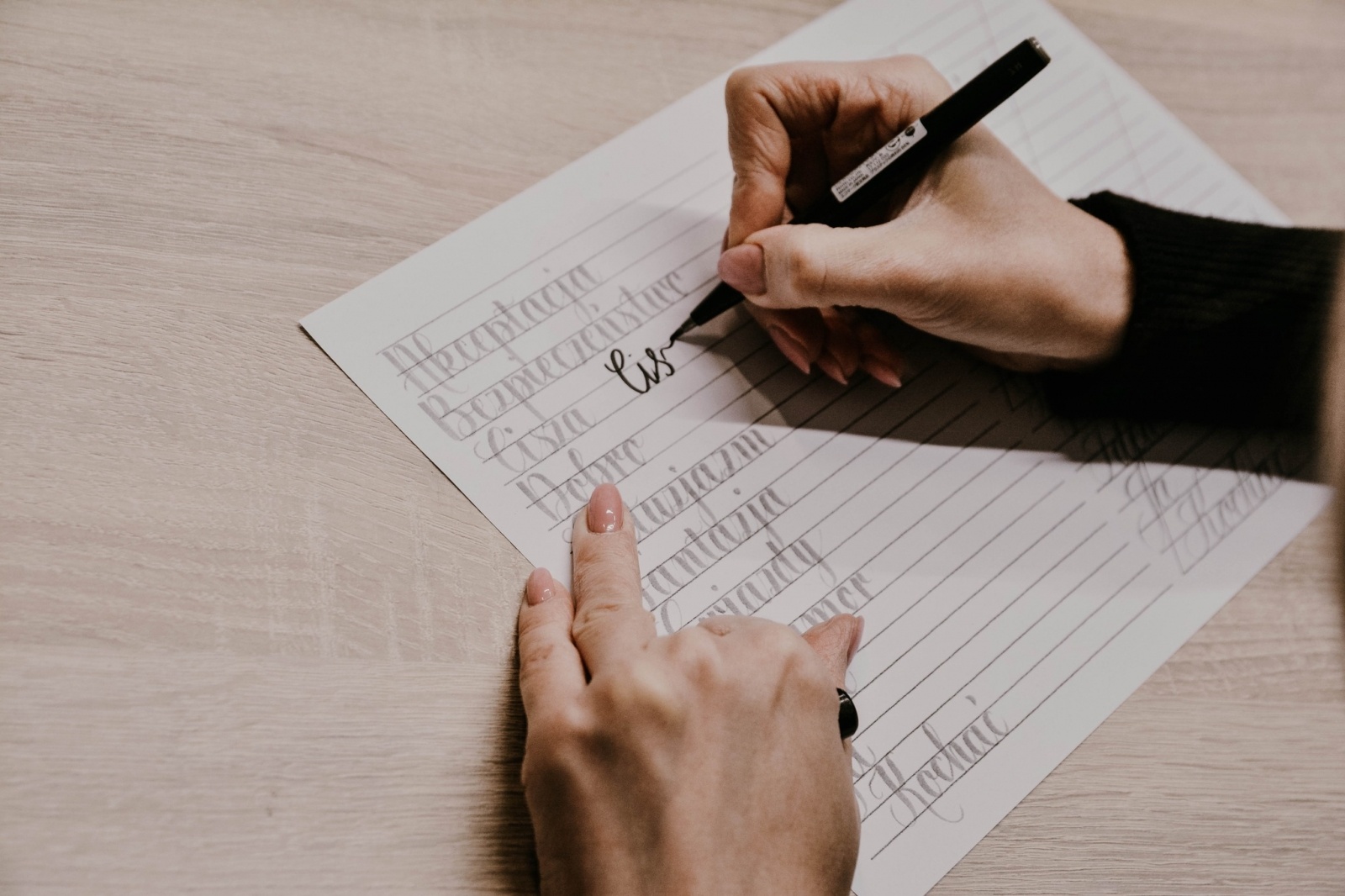 Zdjęcie w galerii na portalu naszwodzislaw.com: Cierpliwie i starannie, czyli kaligrafia w WCK wiadomości z regionu