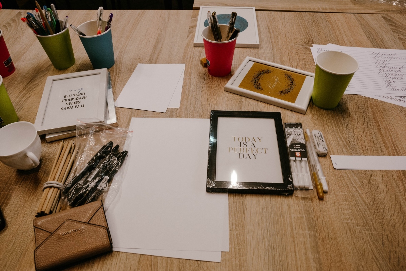 Zdjęcie w galerii na portalu naszwodzislaw.com: Cierpliwie i starannie, czyli kaligrafia w WCK wiadomości z regionu