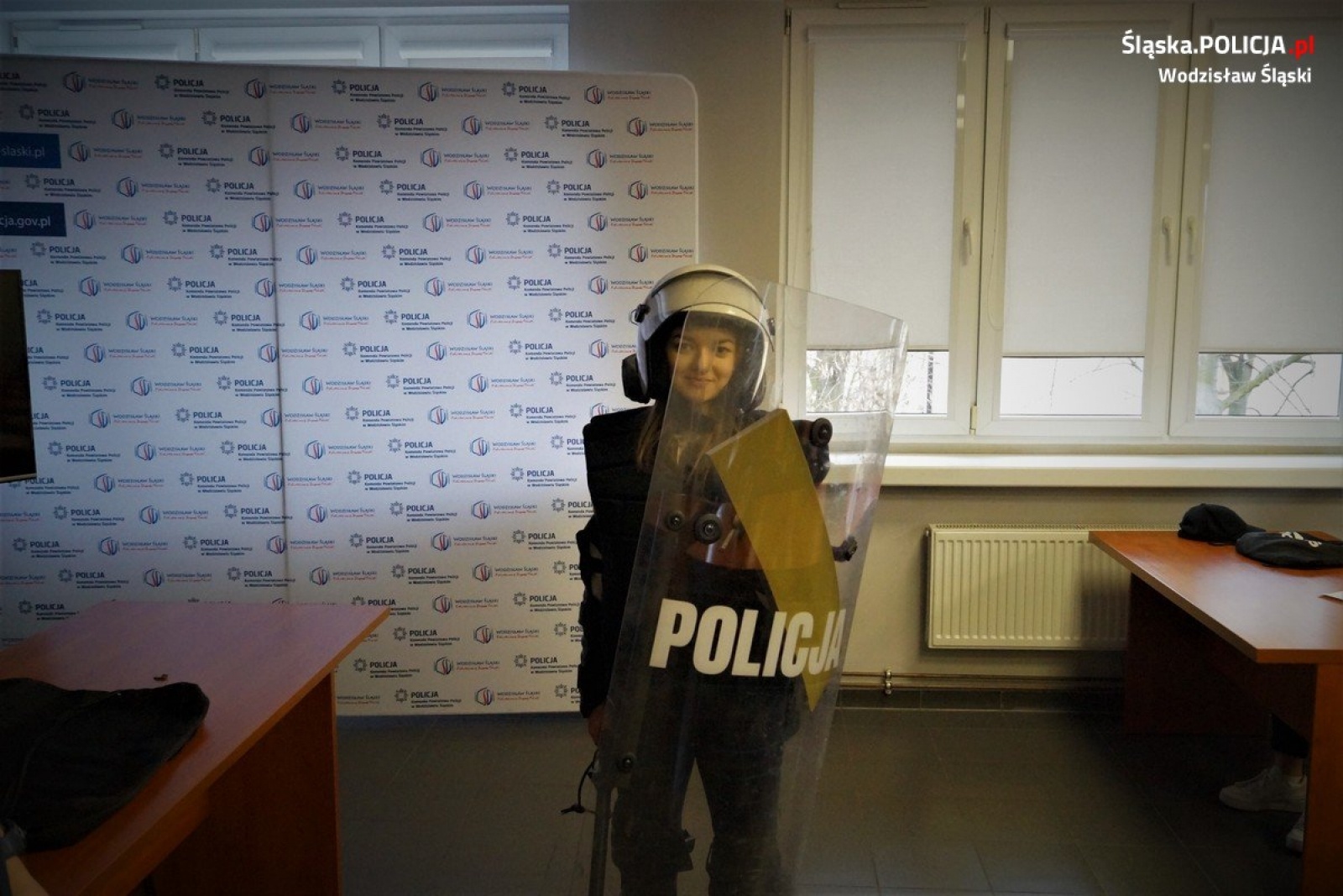 Zdjęcie w galerii na portalu naszwodzislaw.com: Zawodowy debiut w wodzisławskiej komendzie wiadomości z regionu