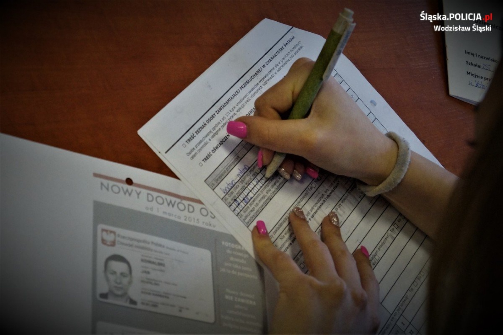 Zdjęcie w galerii na portalu naszwodzislaw.com: Zawodowy debiut w wodzisławskiej komendzie wiadomości z regionu