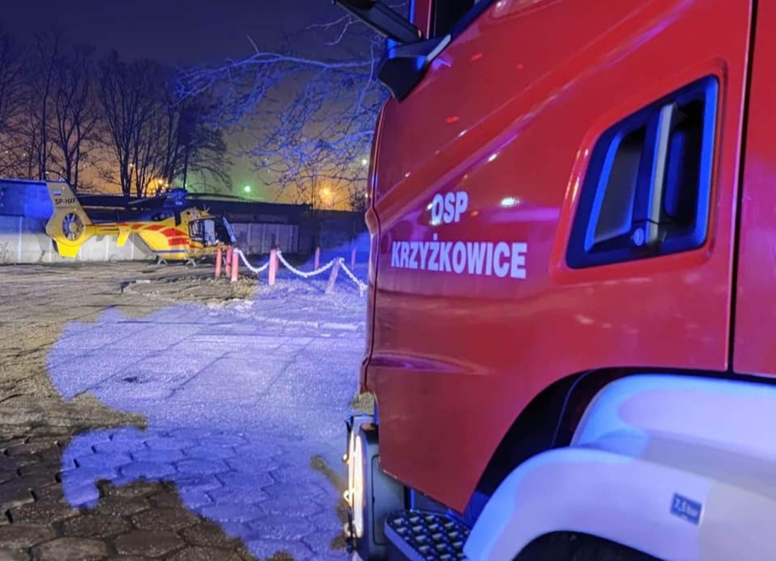 Zdjęcie w galerii na portalu naszwodzislaw.com: Pieszy potrącony w Pszowie. W akcji śmigłowiec LPR wiadomości z regionu