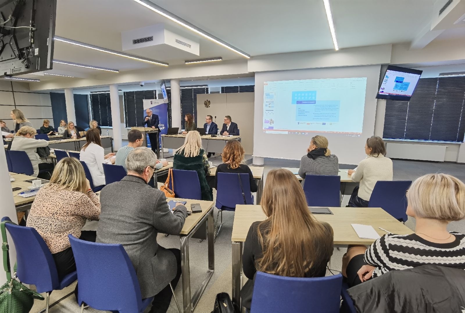 Zdjęcie w galerii na portalu naszwodzislaw.com: Fundusze unijne dla Śląska tematem spotkania w Starostwie wiadomości z regionu