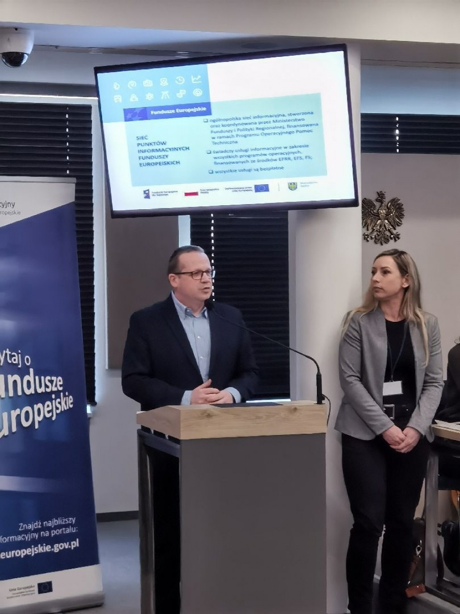 Zdjęcie w galerii na portalu naszwodzislaw.com: Fundusze unijne dla Śląska tematem spotkania w Starostwie wiadomości z regionu